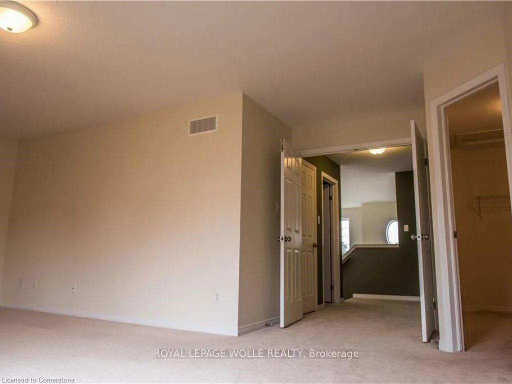 Photo 21 of 426 Robert Ferrie Drive, Kitchener — HOMEH