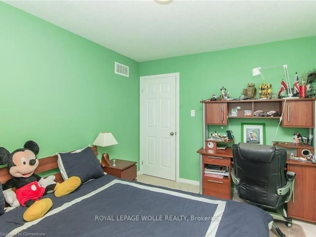 Photo 30 of 426 Robert Ferrie Drive, Kitchener — HOMEH