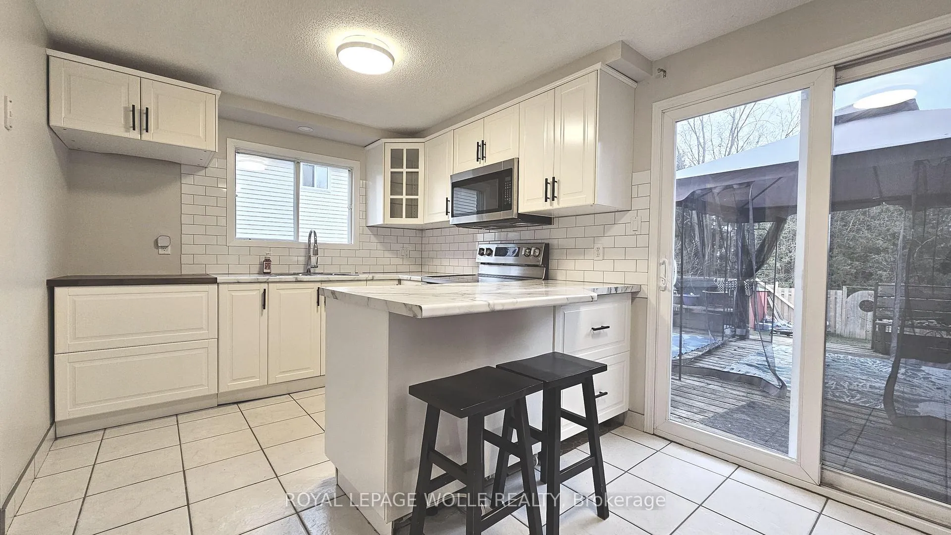 Photo 4 of 29 Folkstone Crescent, Kitchener — HOMEH