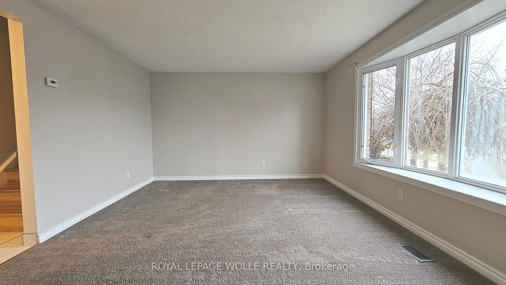 Photo 8 of 29 Folkstone Crescent, Kitchener — HOMEH