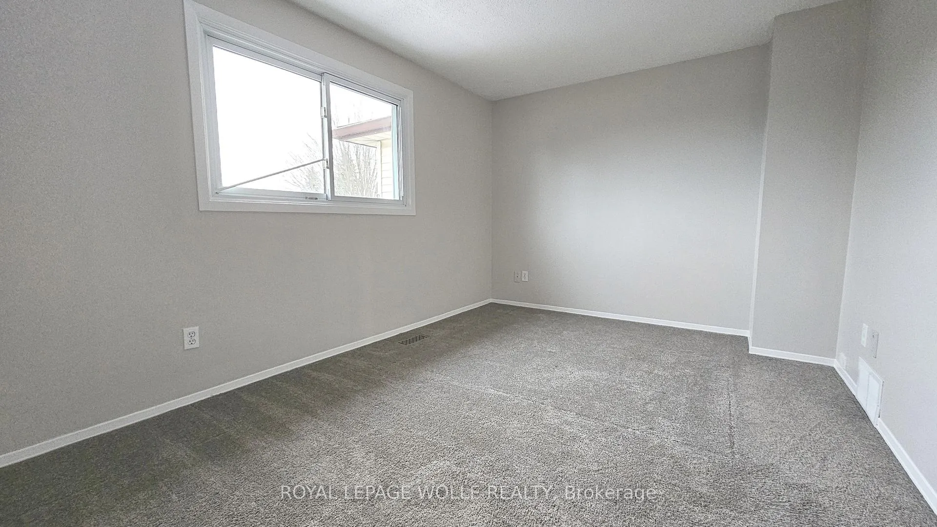 Photo 13 of 29 Folkstone Crescent, Kitchener — HOMEH