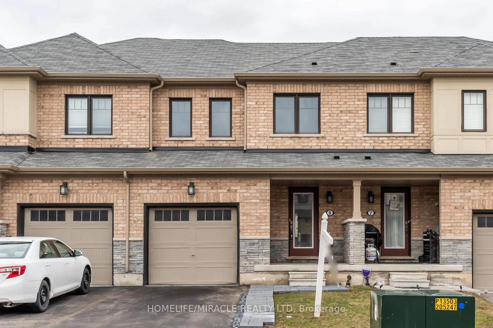 Photo 1 of 9 Pagebrook Crescent, Hamilton, Stoney Creek Mountain — HOMEH