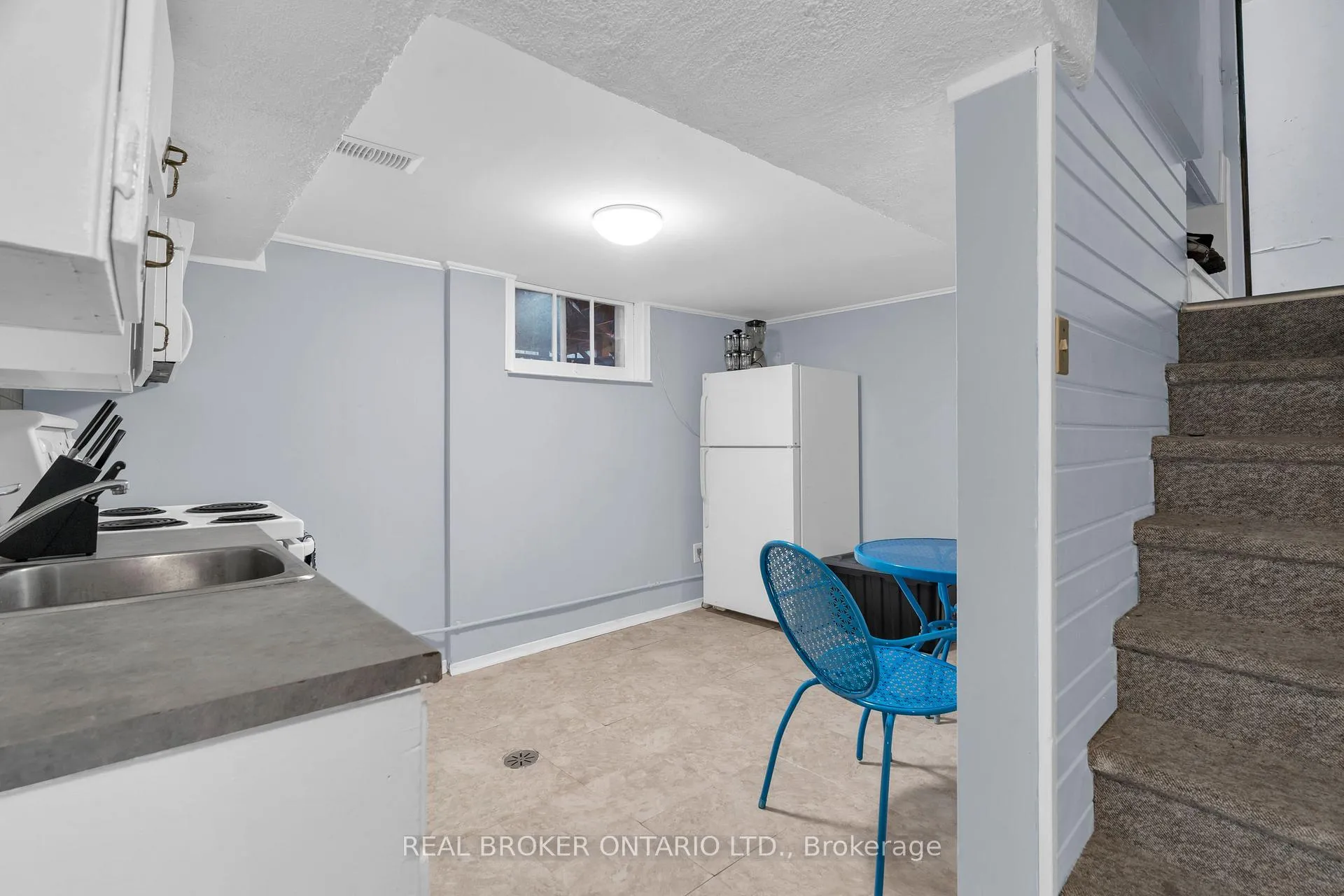 Photo 6 of Unit C, 301 Franklin Street, Kitchener — HOMEH