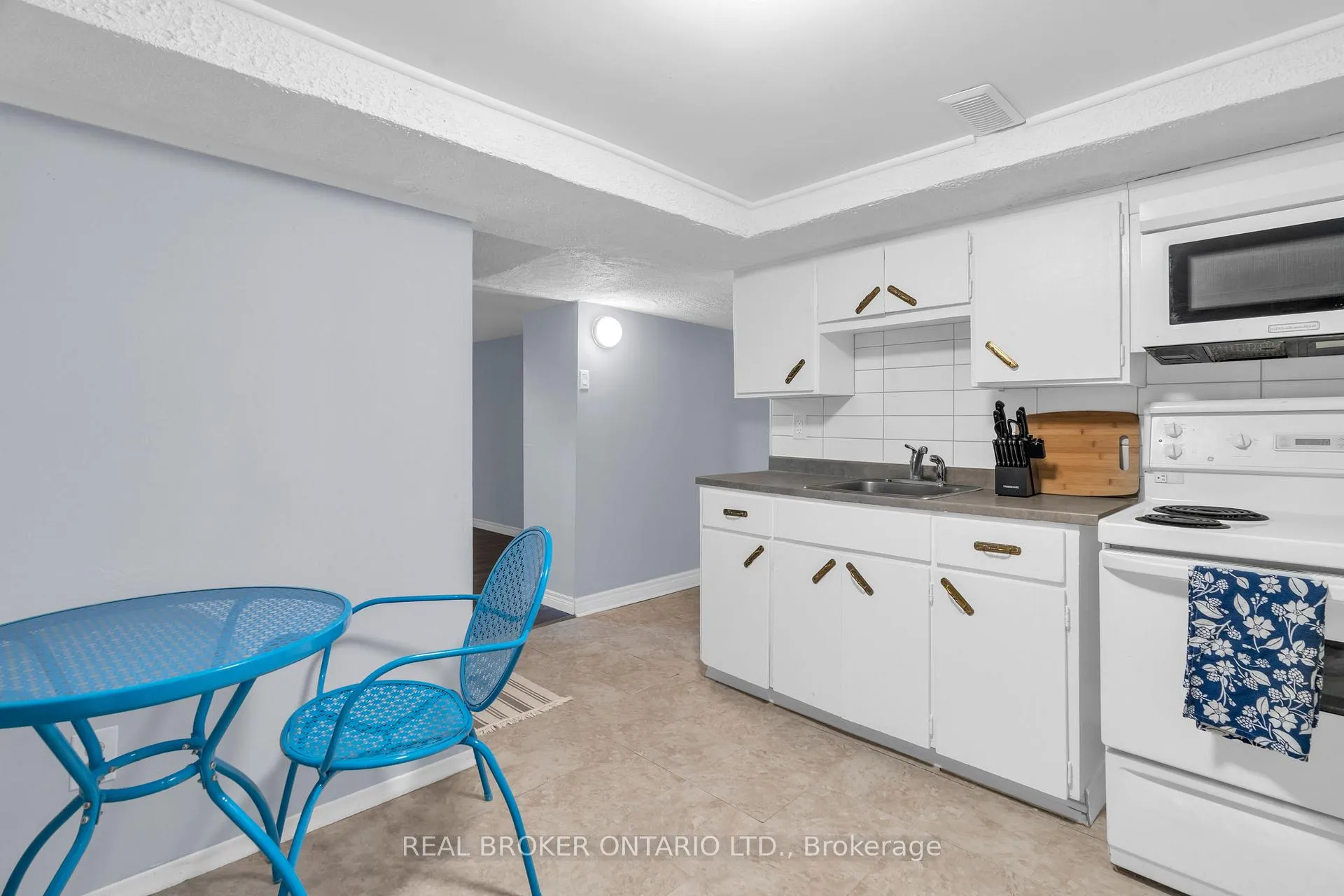 Photo 9 of Unit C, 301 Franklin Street, Kitchener — HOMEH