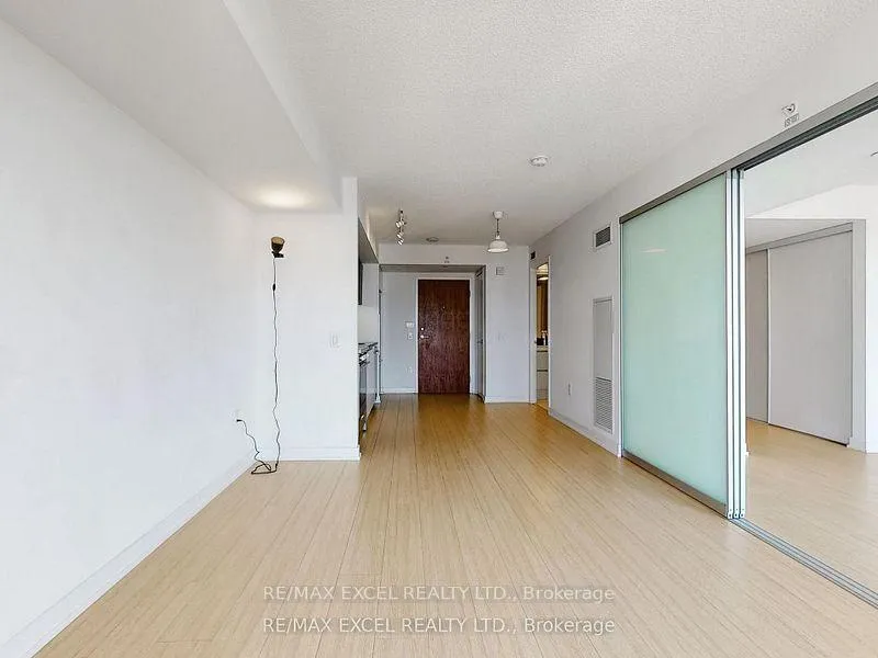 Photo 11 of Unit 3911, 85 Queens Wharf Road, Toronto, Waterfront Communities — HOMEH
