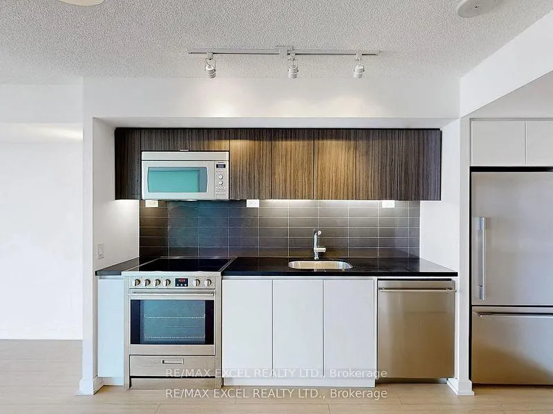 Photo 14 of Unit 3911, 85 Queens Wharf Road, Toronto, Waterfront Communities — HOMEH