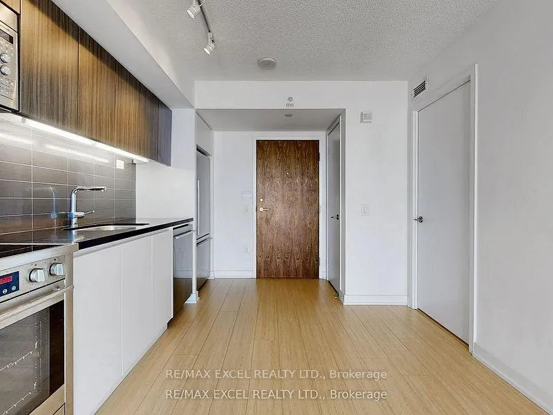 Photo 16 of Unit 3911, 85 Queens Wharf Road, Toronto, Waterfront Communities — HOMEH