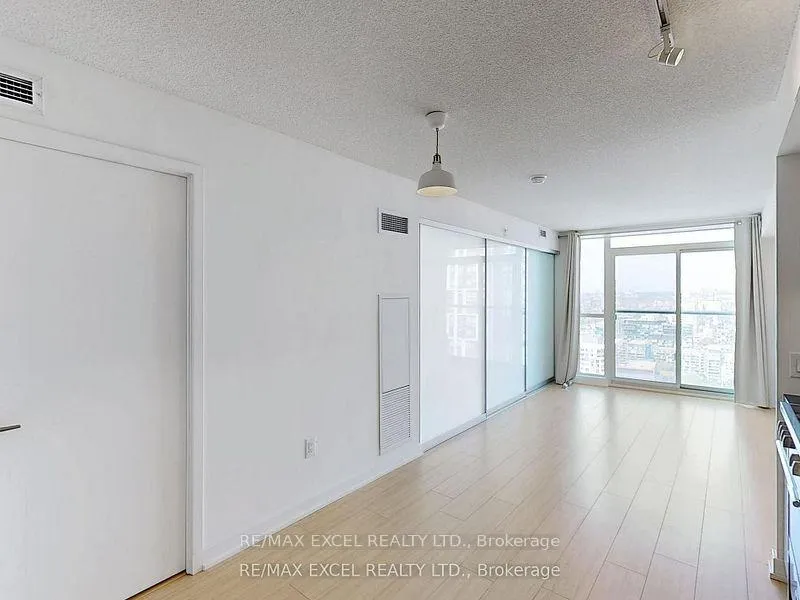 Photo 18 of Unit 3911, 85 Queens Wharf Road, Toronto, Waterfront Communities — HOMEH