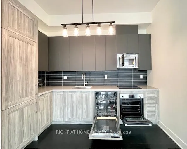 Photo 7 of Unit 610, 2916 Highway 7 Road, Vaughan, Concord — HOMEH