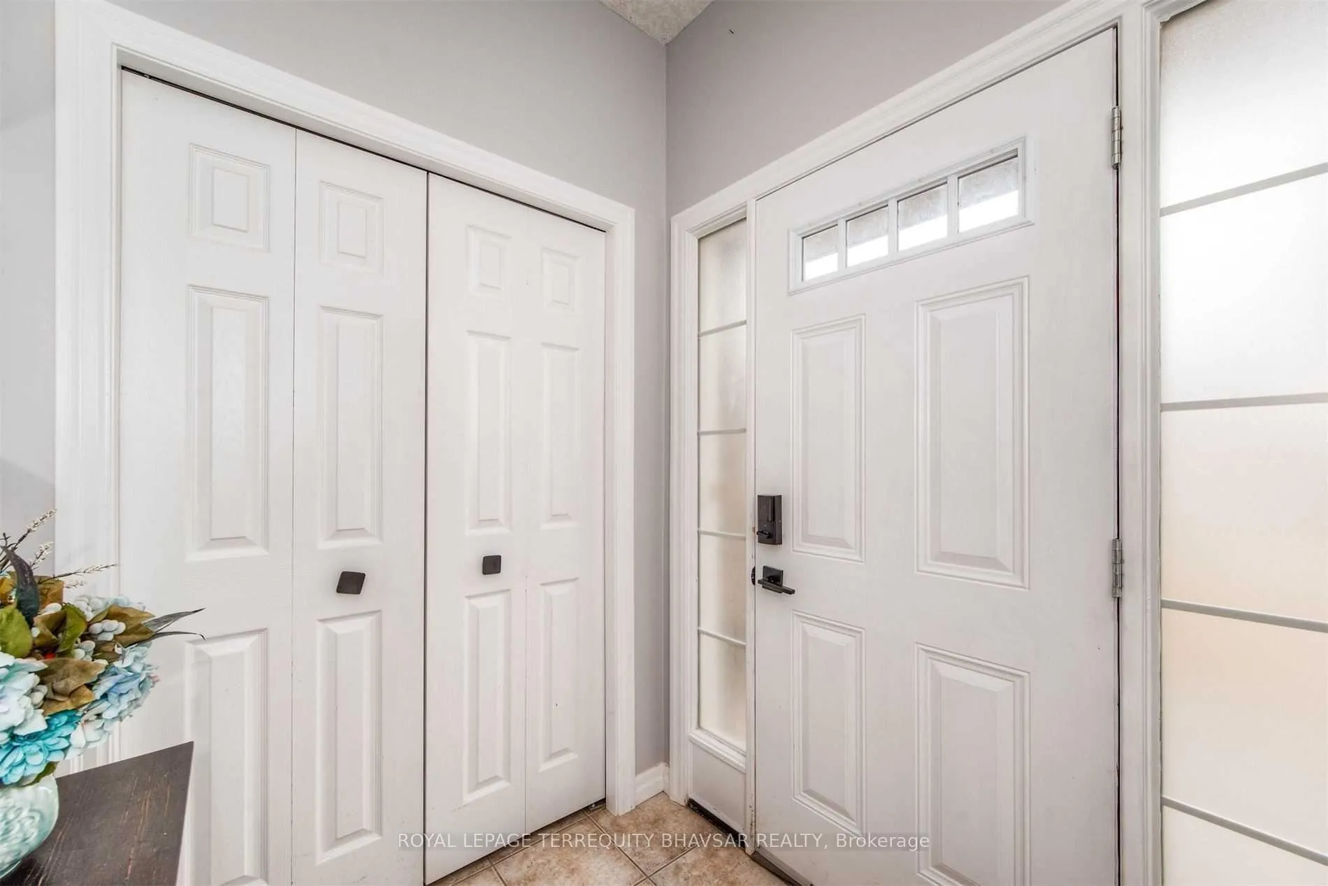 Photo 3 of 57 Rockcliffe Drive, Kitchener — HOMEH