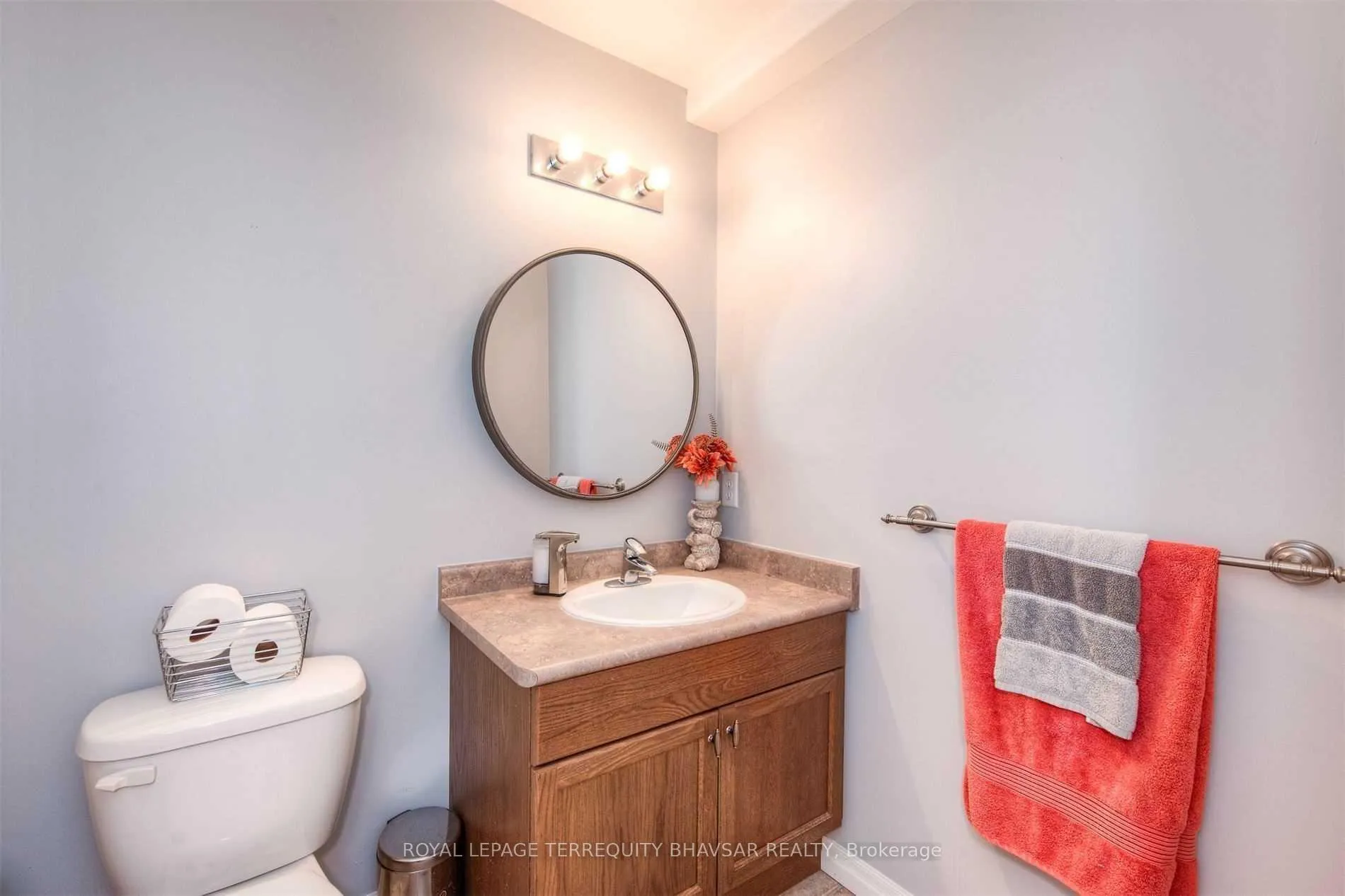Photo 5 of 57 Rockcliffe Drive, Kitchener — HOMEH