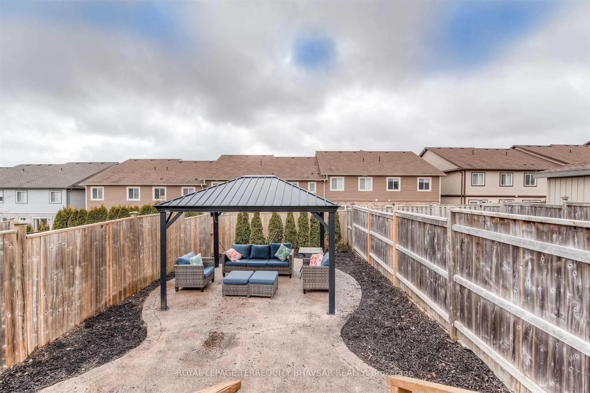 Photo 30 of 57 Rockcliffe Drive, Kitchener — HOMEH