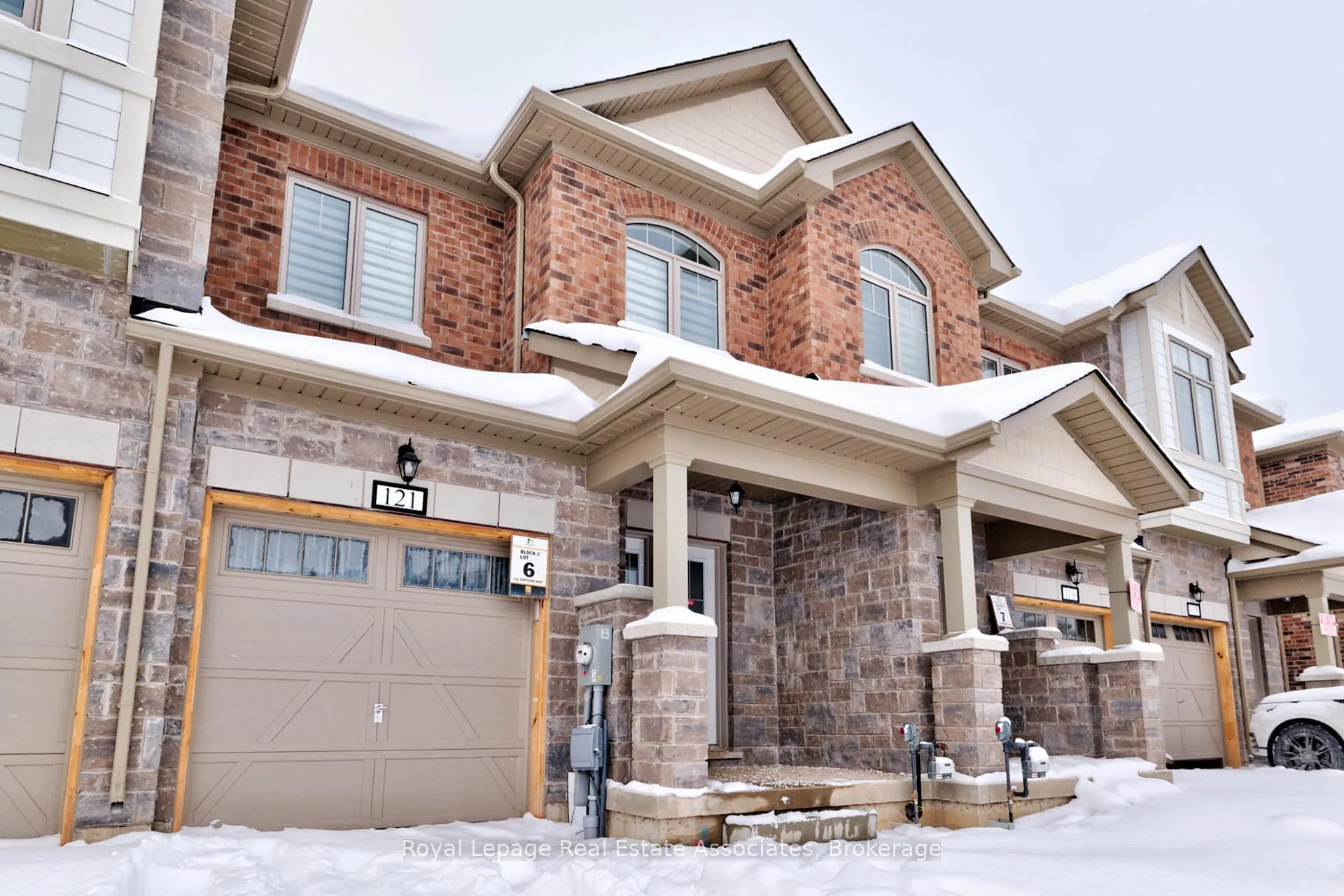 Photo 2 of 121 Sapphire Way, Thorold, Rolling Meadows — HOMEH
