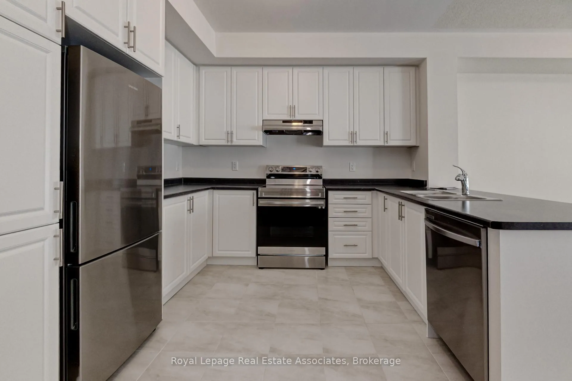 Photo 8 of 121 Sapphire Way, Thorold, Rolling Meadows — HOMEH