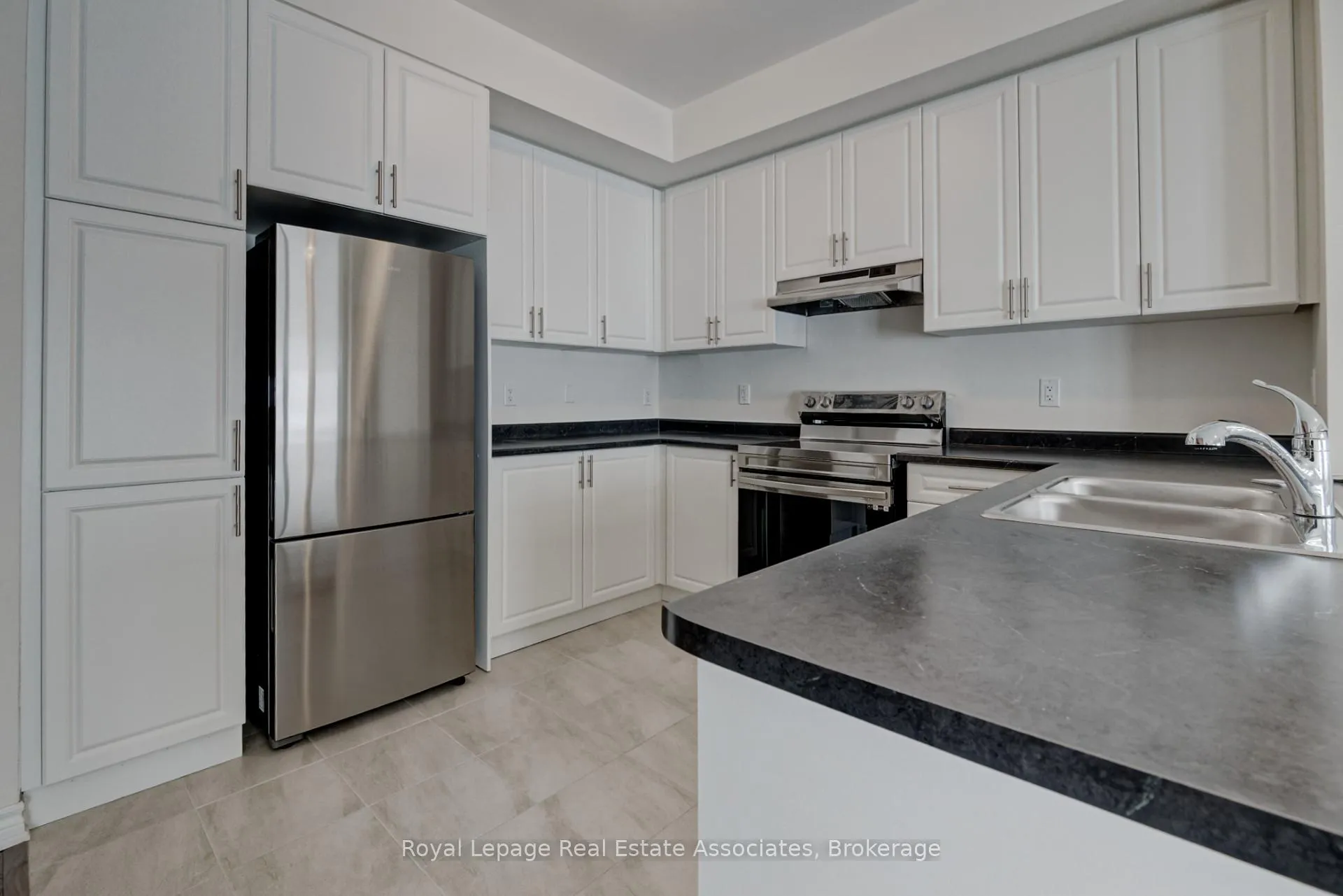 Photo 9 of 121 Sapphire Way, Thorold, Rolling Meadows — HOMEH