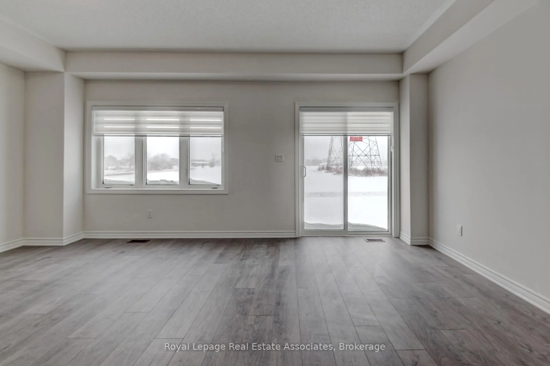 Photo 14 of 121 Sapphire Way, Thorold, Rolling Meadows — HOMEH