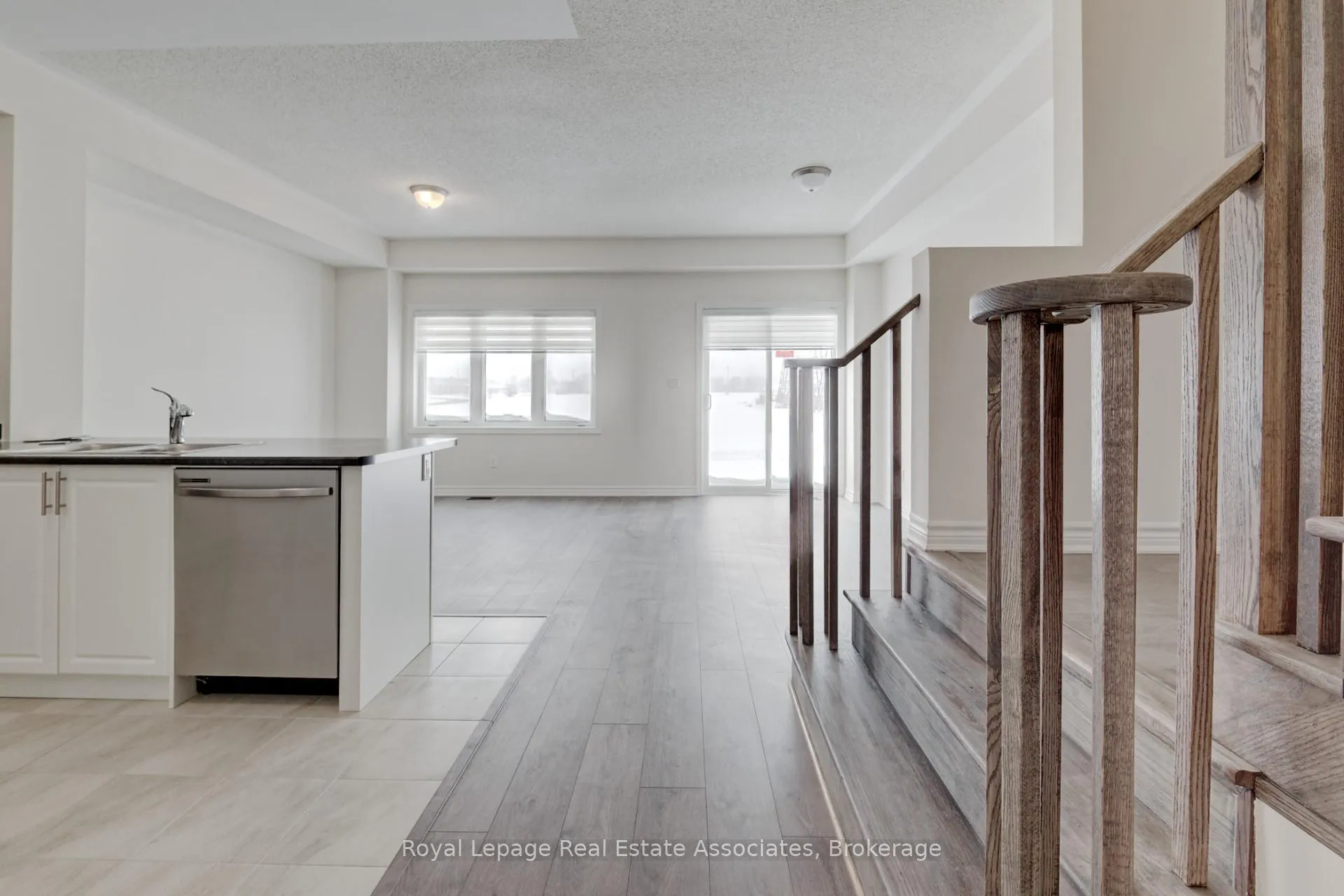 Photo 15 of 121 Sapphire Way, Thorold, Rolling Meadows — HOMEH
