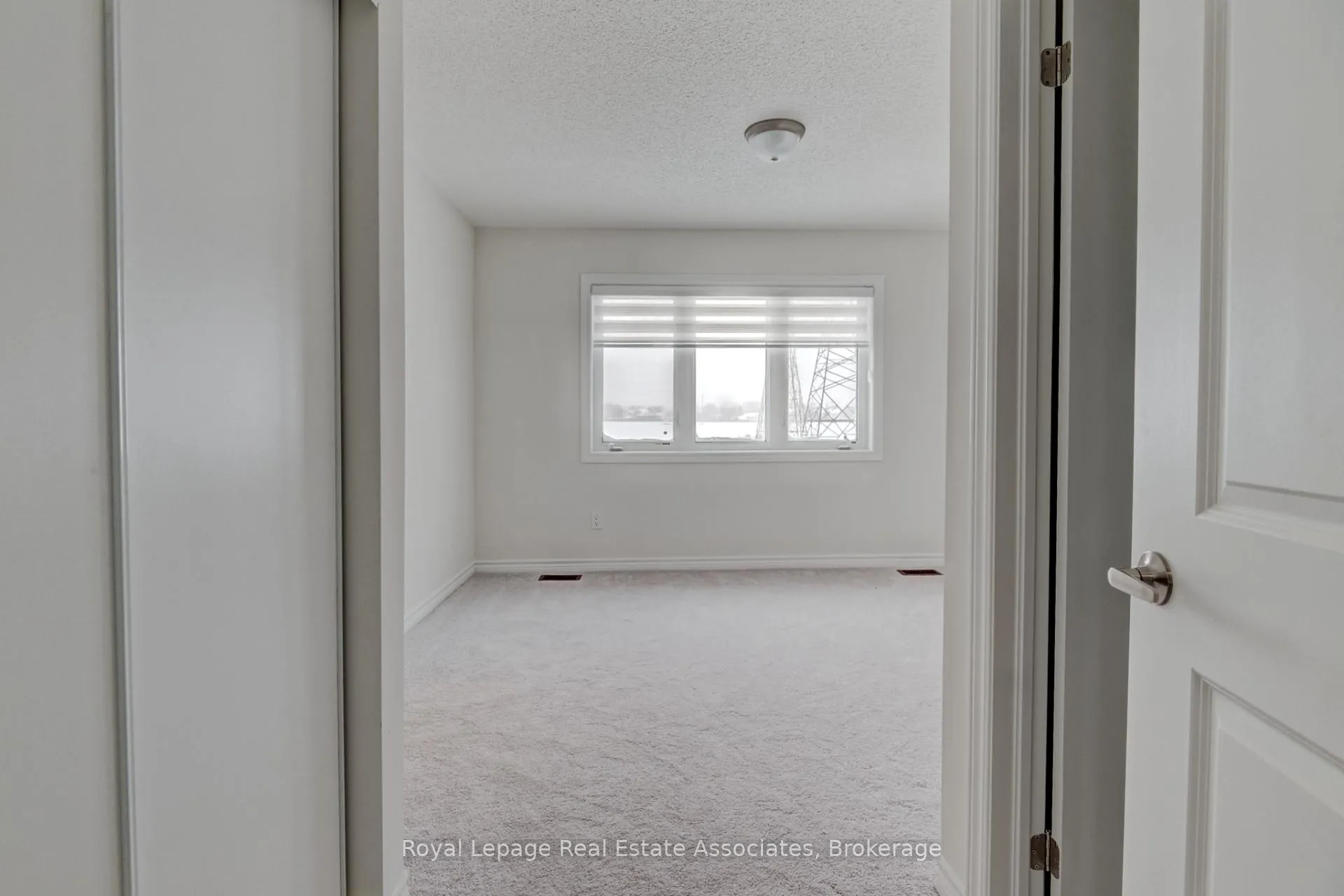 Photo 17 of 121 Sapphire Way, Thorold, Rolling Meadows — HOMEH