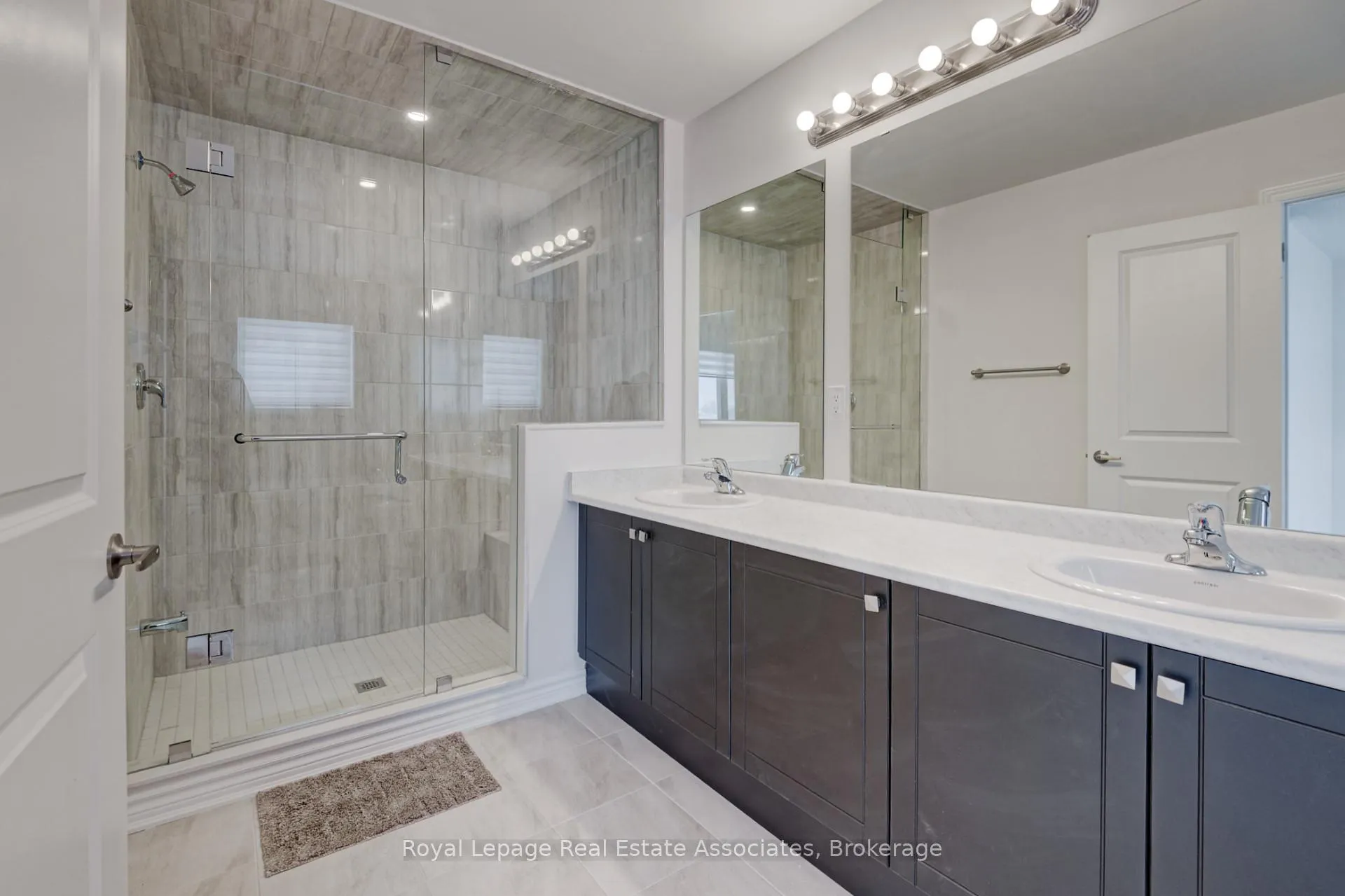 Photo 18 of 121 Sapphire Way, Thorold, Rolling Meadows — HOMEH