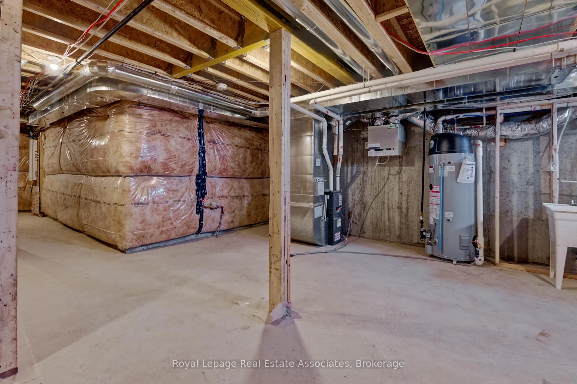 Photo 31 of 121 Sapphire Way, Thorold, Rolling Meadows — HOMEH
