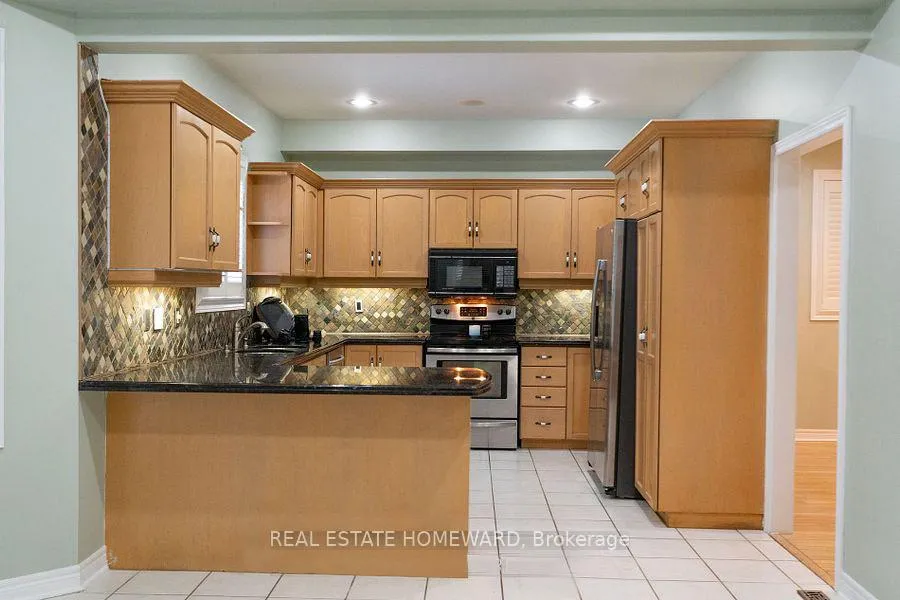 Photo 4 of 13 Fawn Crescent, Barrie, Ardagh — HOMEH