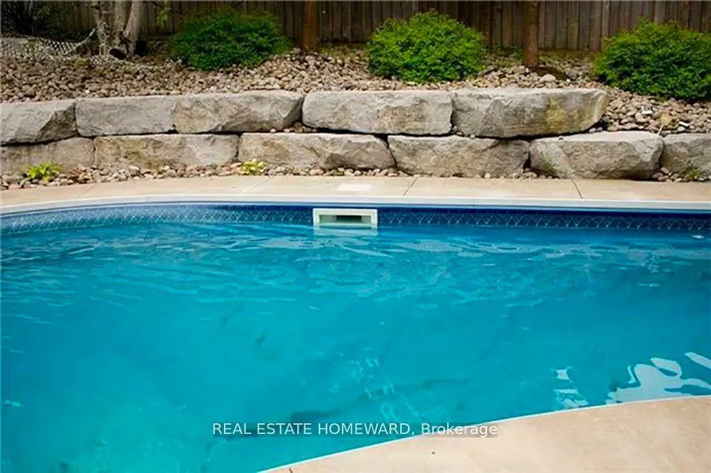 Photo 10 of 13 Fawn Crescent, Barrie, Ardagh — HOMEH