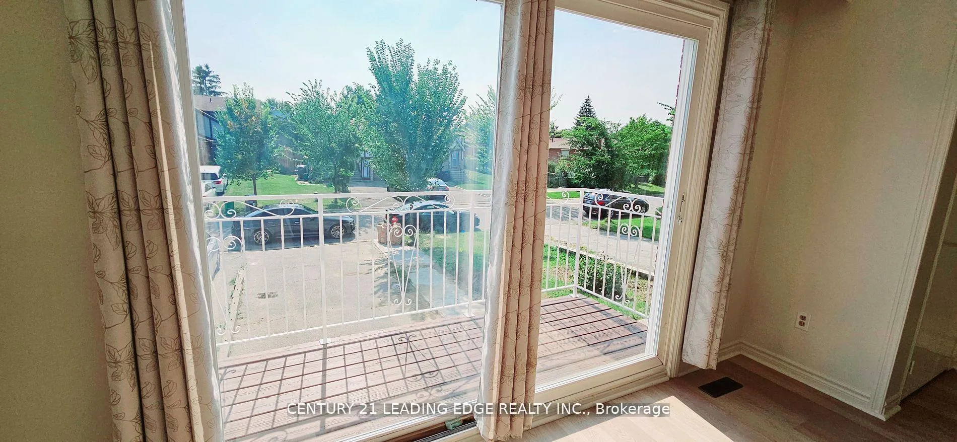 Photo 6 of Unit Upper, 39 Mallard Crescent, Brampton, Central Park — HOMEH