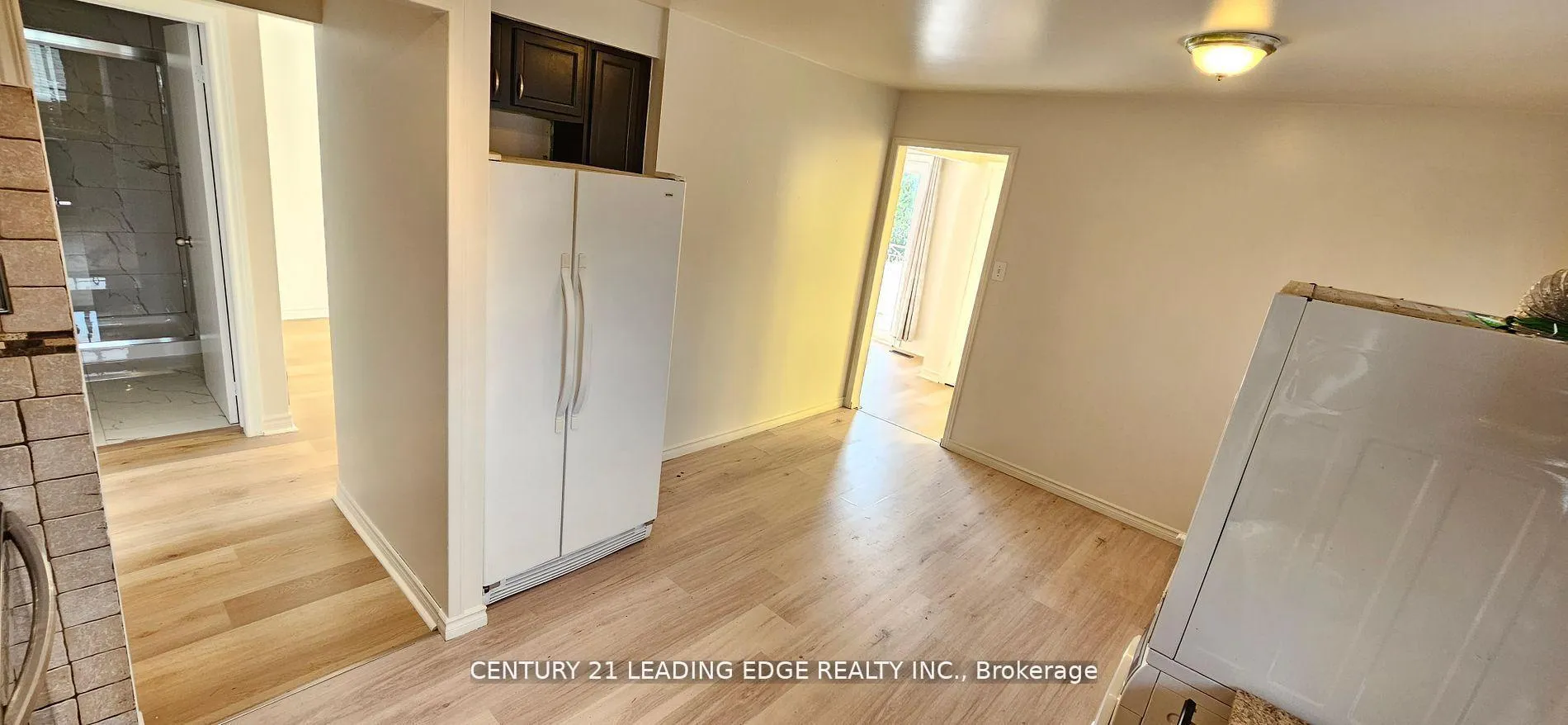 Photo 11 of Unit Upper, 39 Mallard Crescent, Brampton, Central Park — HOMEH