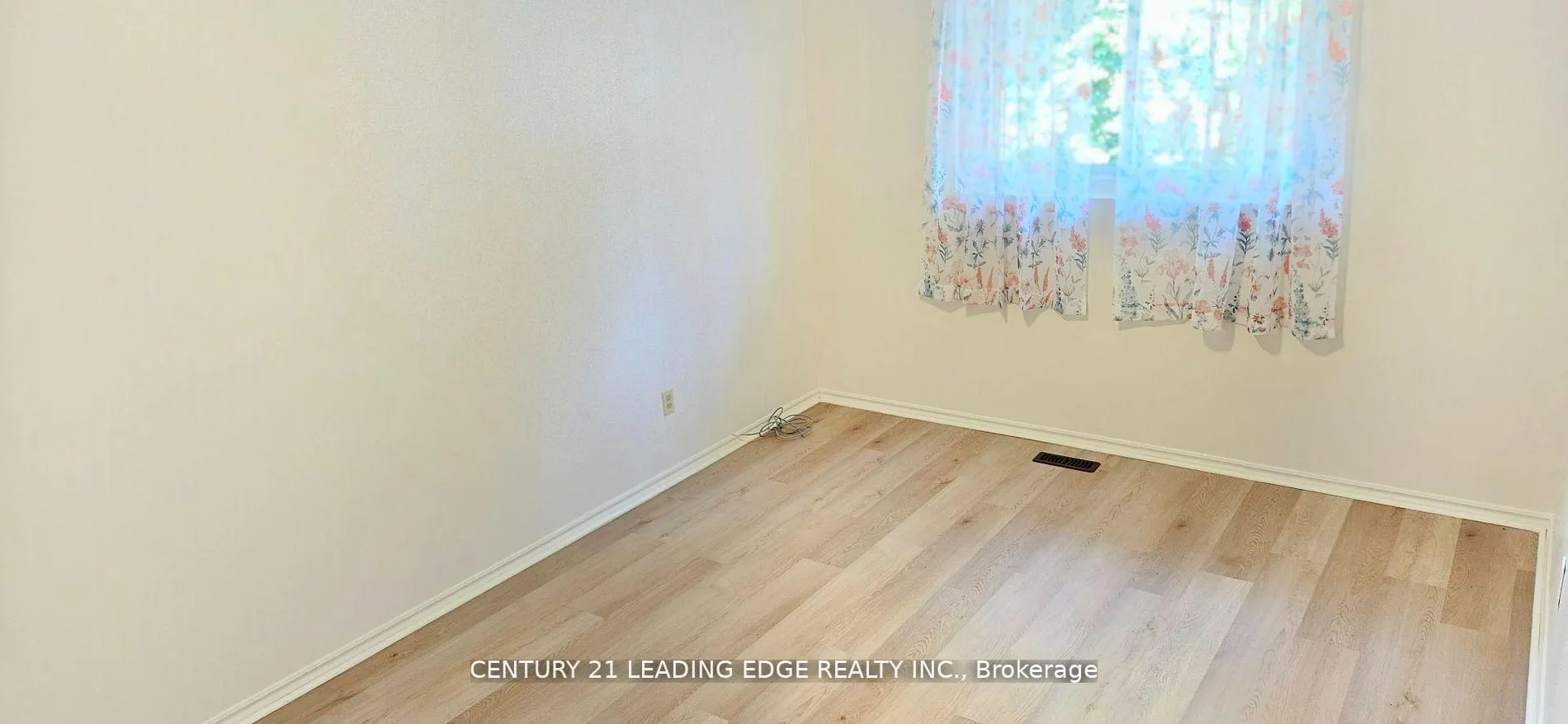 Photo 21 of Unit Upper, 39 Mallard Crescent, Brampton, Central Park — HOMEH