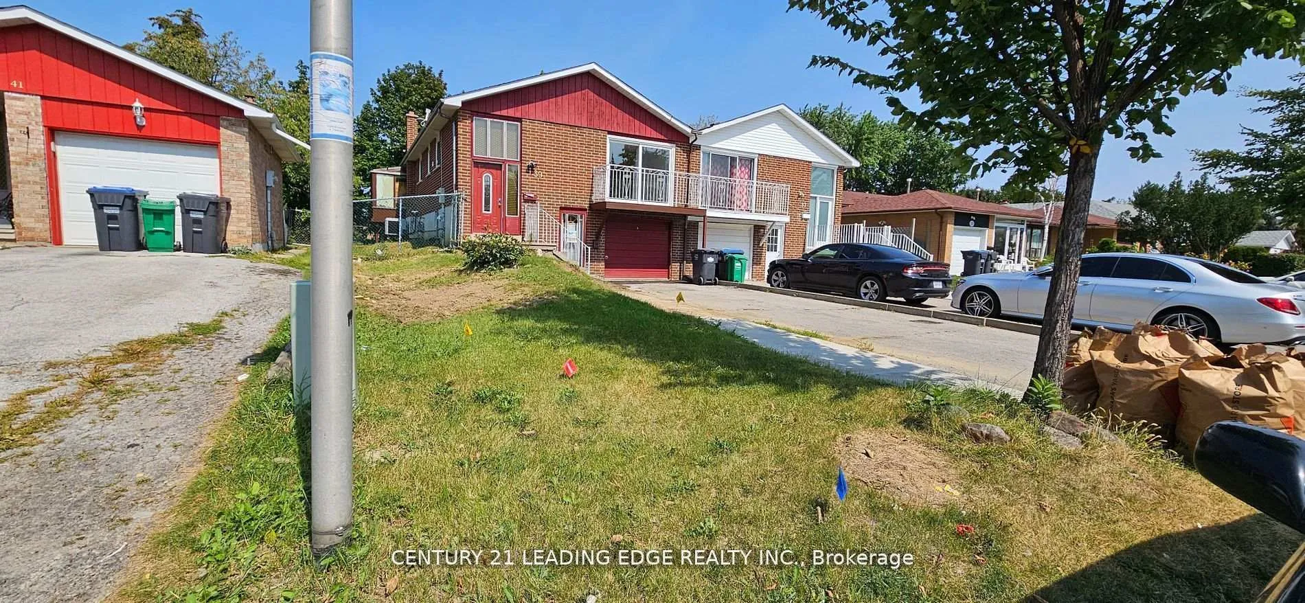 Photo 29 of Unit Upper, 39 Mallard Crescent, Brampton, Central Park — HOMEH