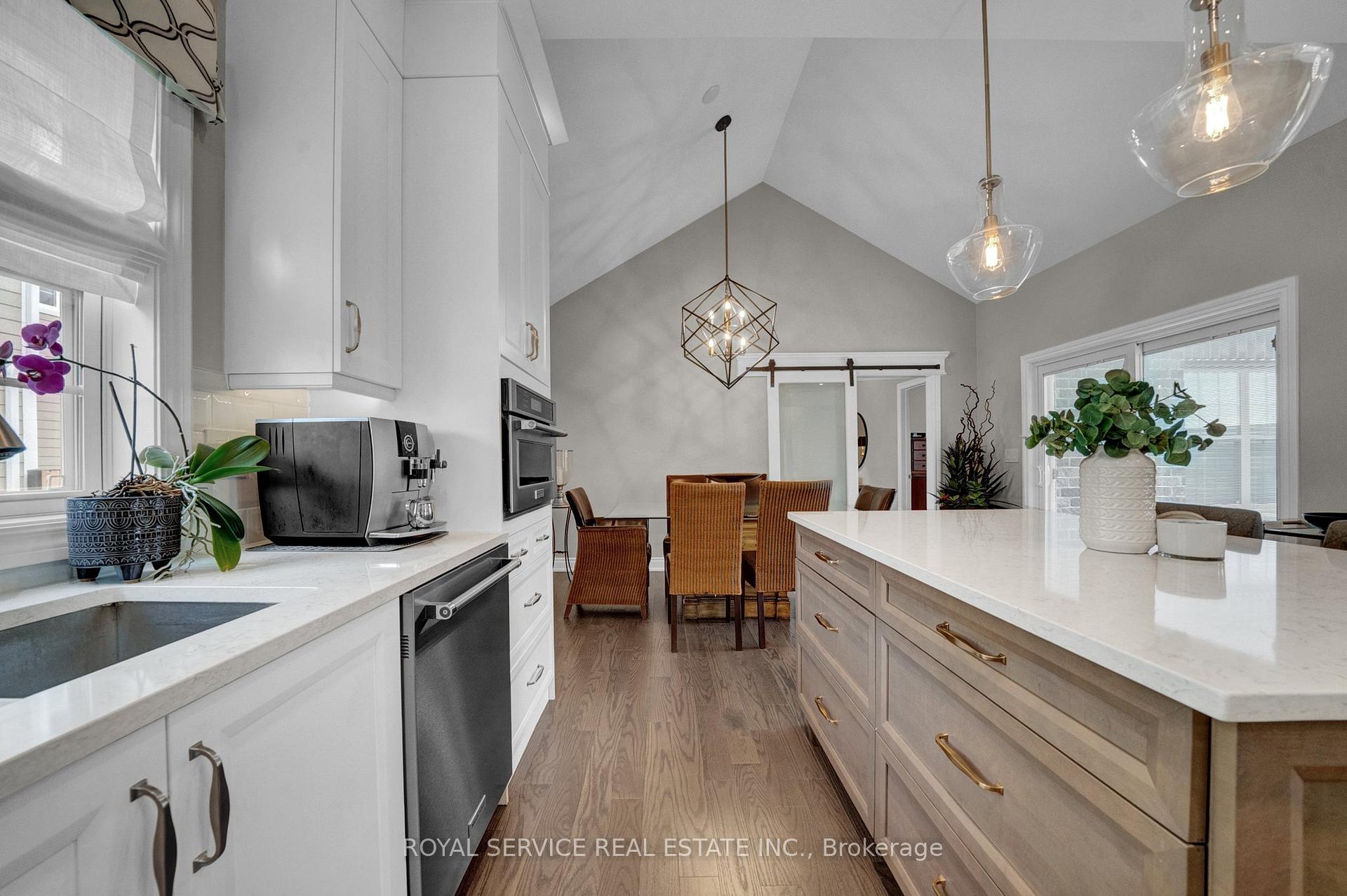 Photo 15 of 923 Charles Wilson Parkway, Cobourg — HOMEH