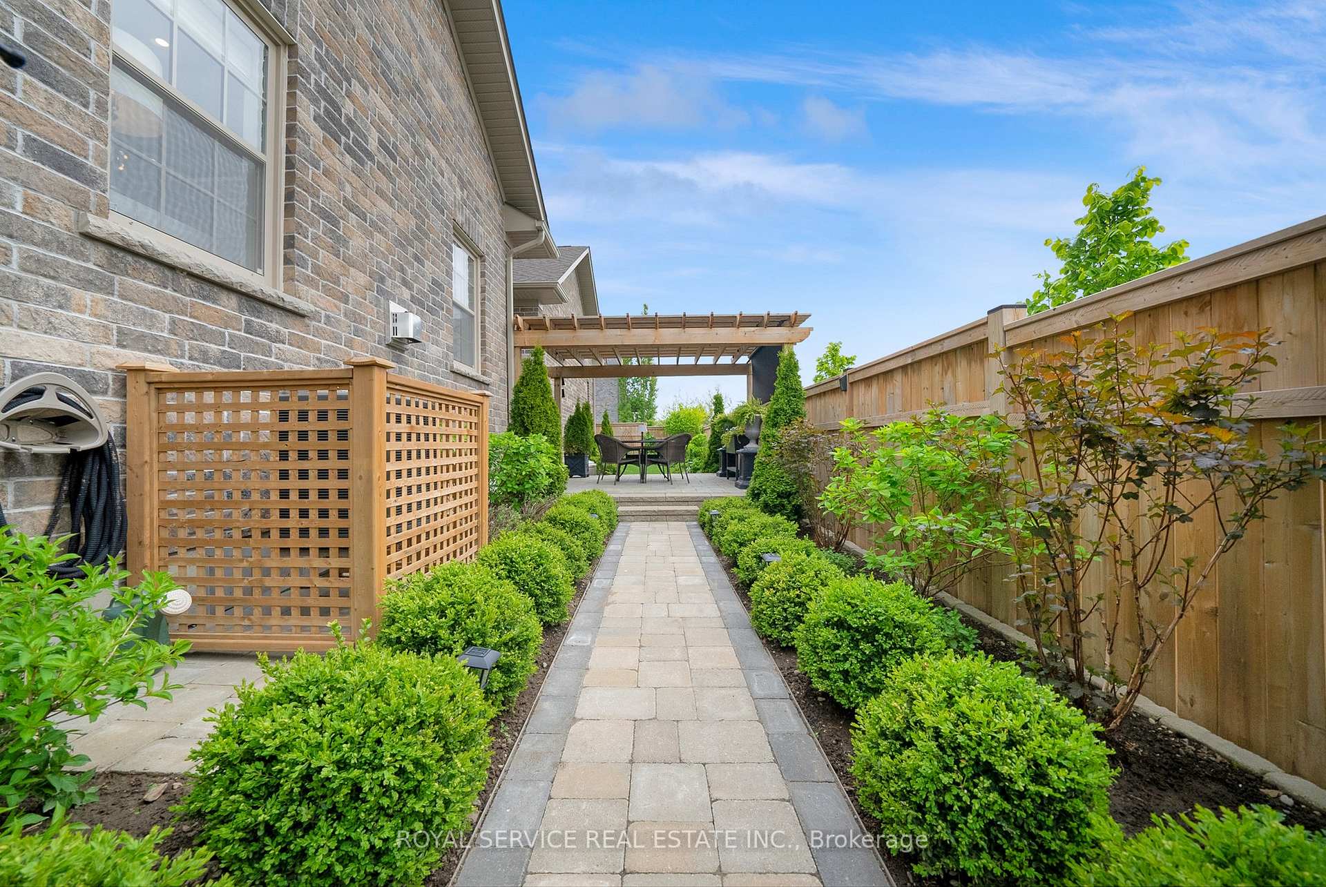 Photo 35 of 923 Charles Wilson Parkway, Cobourg — HOMEH