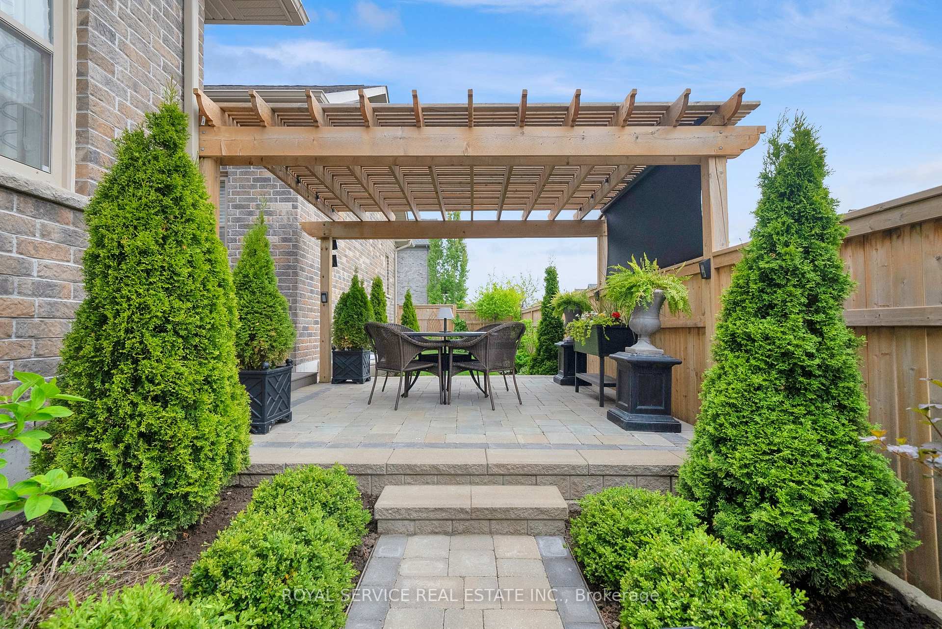 Photo 36 of 923 Charles Wilson Parkway, Cobourg — HOMEH
