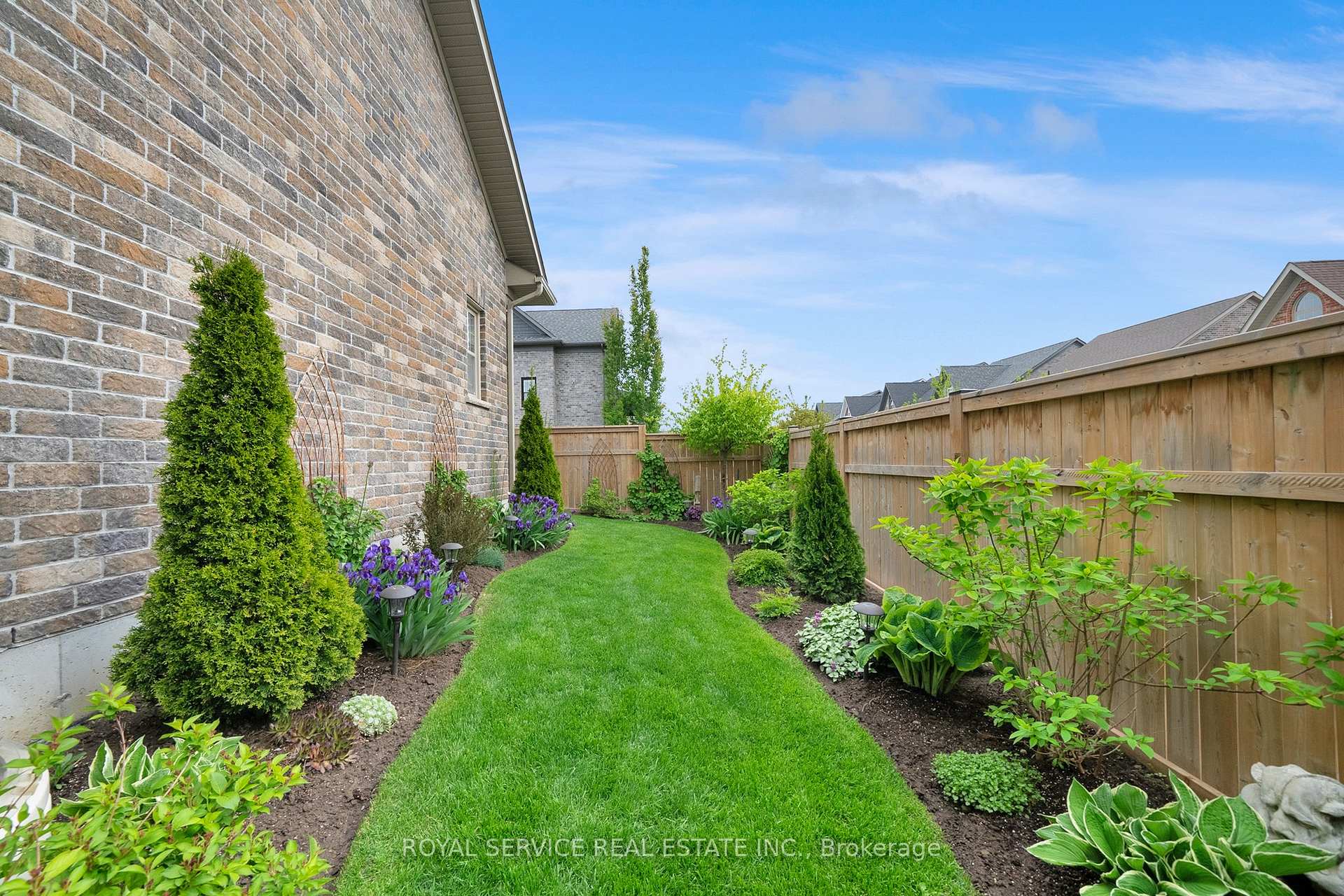 Photo 38 of 923 Charles Wilson Parkway, Cobourg — HOMEH