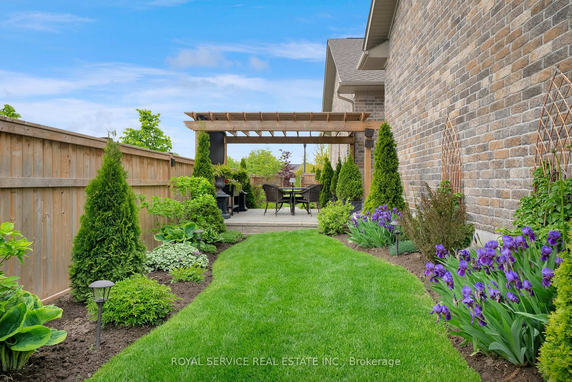 Photo 40 of 923 Charles Wilson Parkway, Cobourg — HOMEH