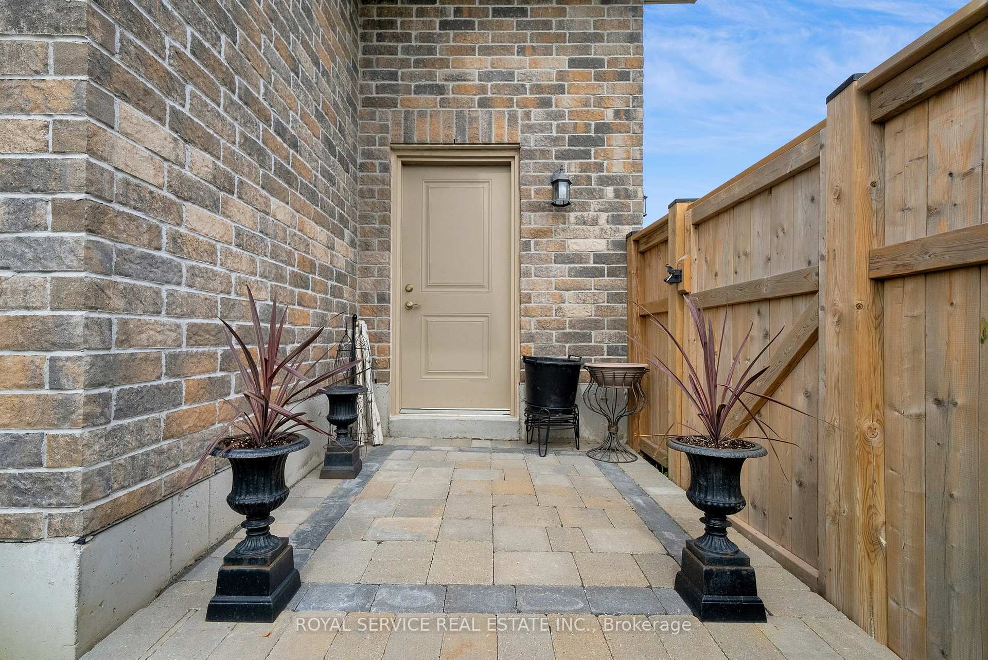 Photo 42 of 923 Charles Wilson Parkway, Cobourg — HOMEH
