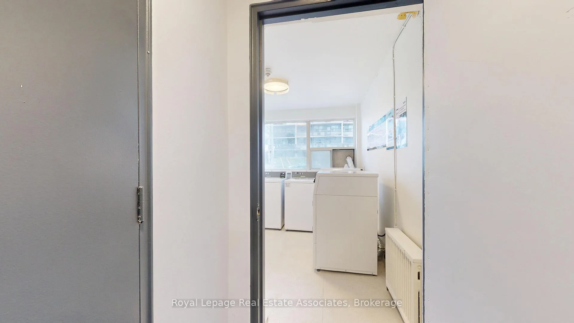 Photo 5 of Unit 4, 1 Marquette Avenue, Toronto, Englemount-Lawrence — HOMEH