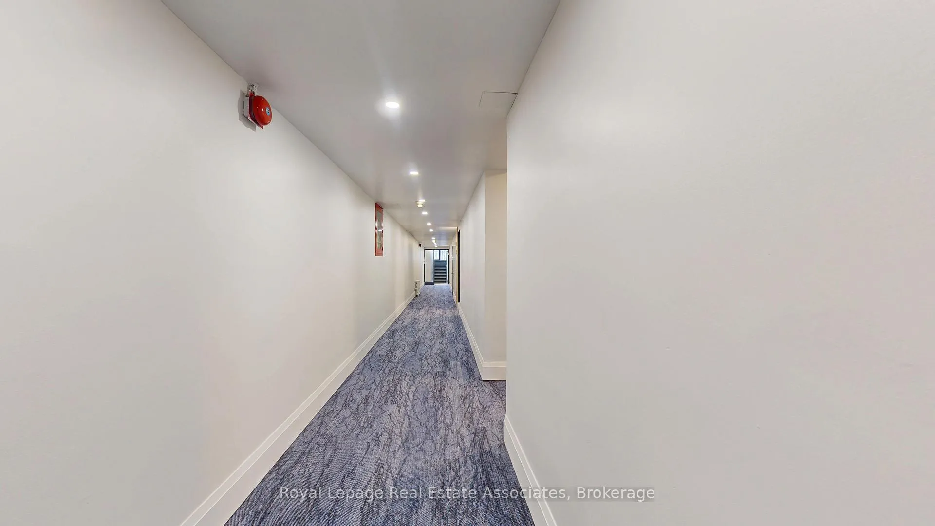 Photo 6 of Unit 4, 1 Marquette Avenue, Toronto, Englemount-Lawrence — HOMEH