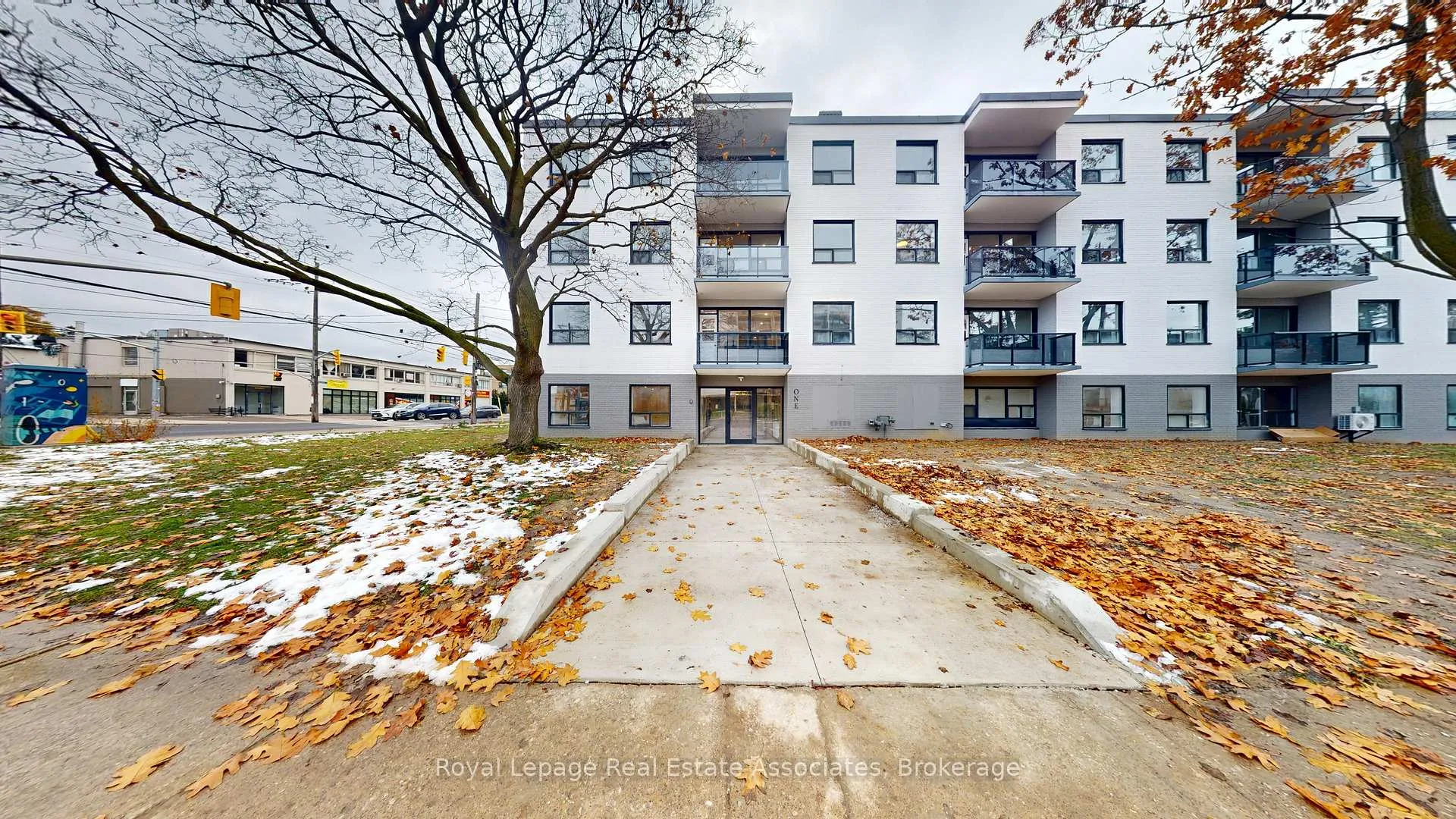 Photo 8 of Unit 4, 1 Marquette Avenue, Toronto, Englemount-Lawrence — HOMEH
