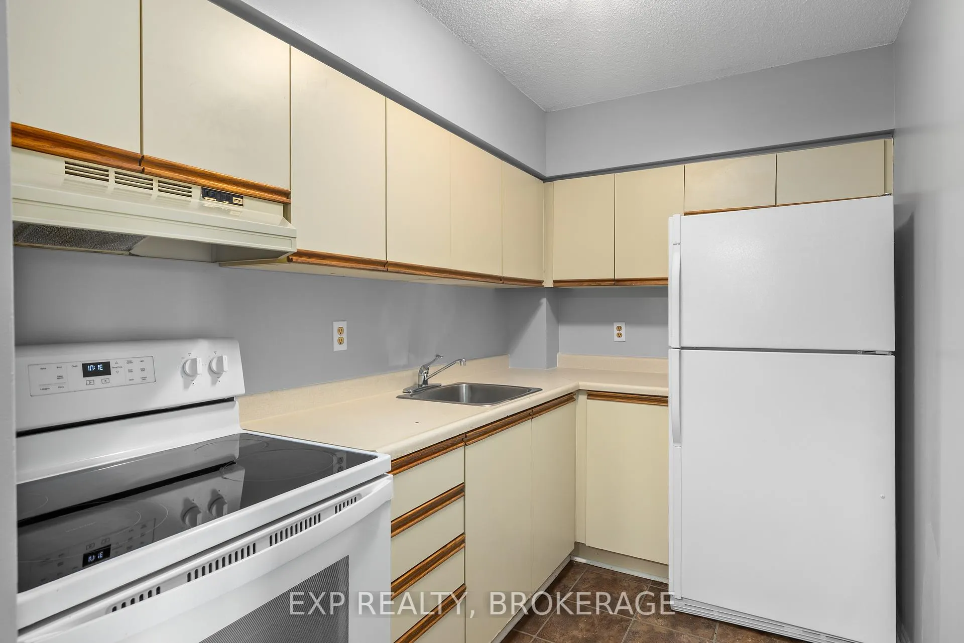 Photo 21 of Unit 401, 745 Davis Drive, Kingston, East Gardiners Rd — HOMEH