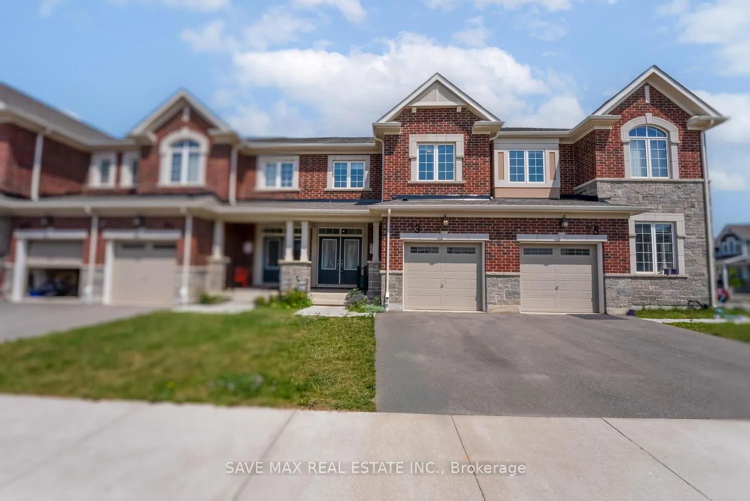 Photo 2 of 73 Forestwalk Street, Kitchener — HOMEH