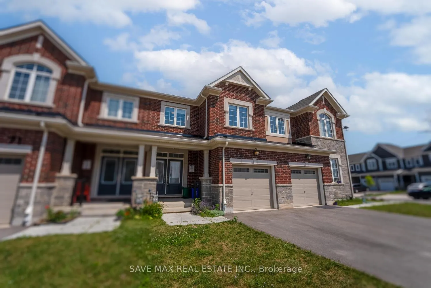 Photo 4 of 73 Forestwalk Street, Kitchener — HOMEH