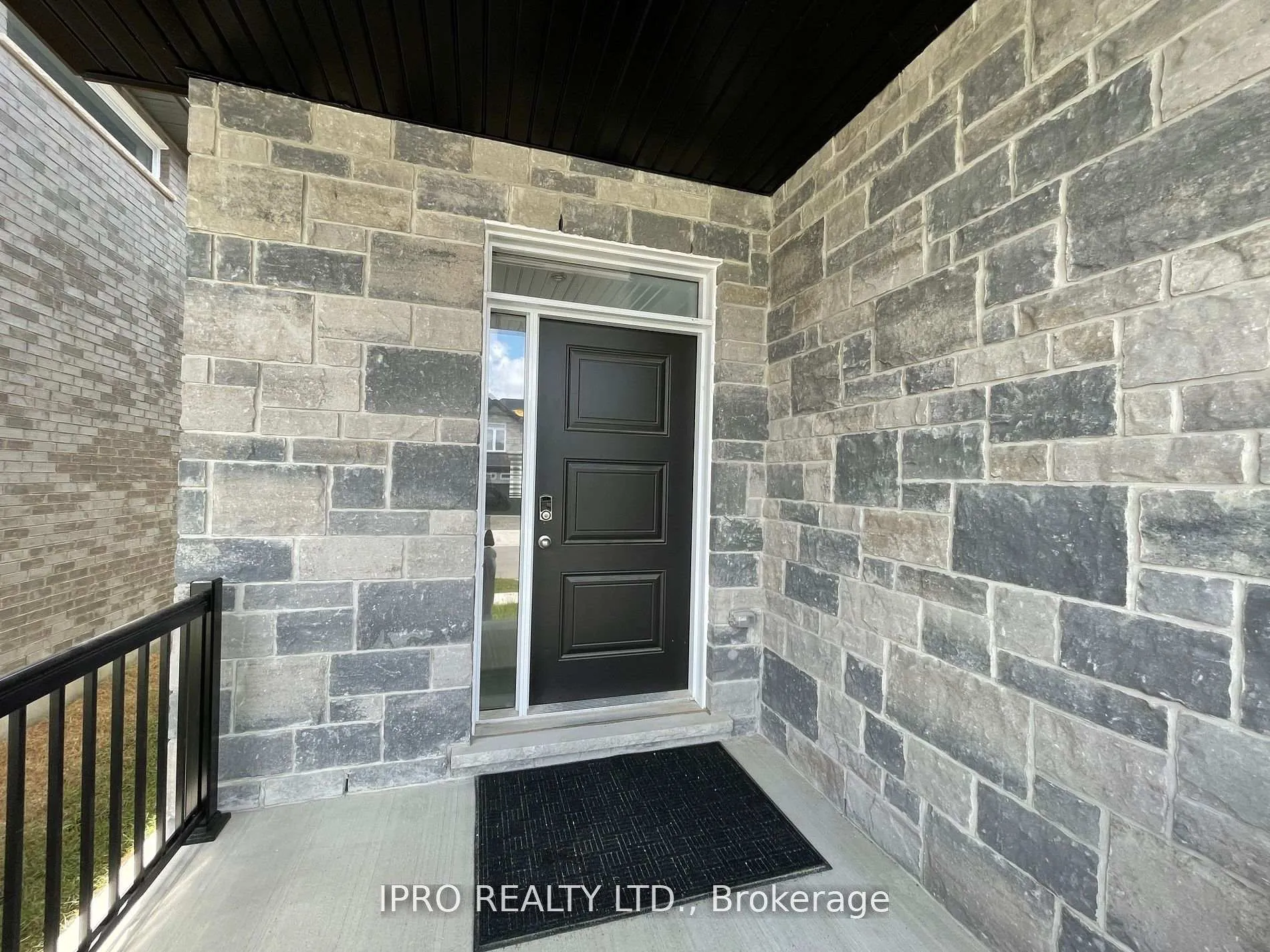 Photo 3 of 516 Doonwoods Crescent W, Kitchener — HOMEH