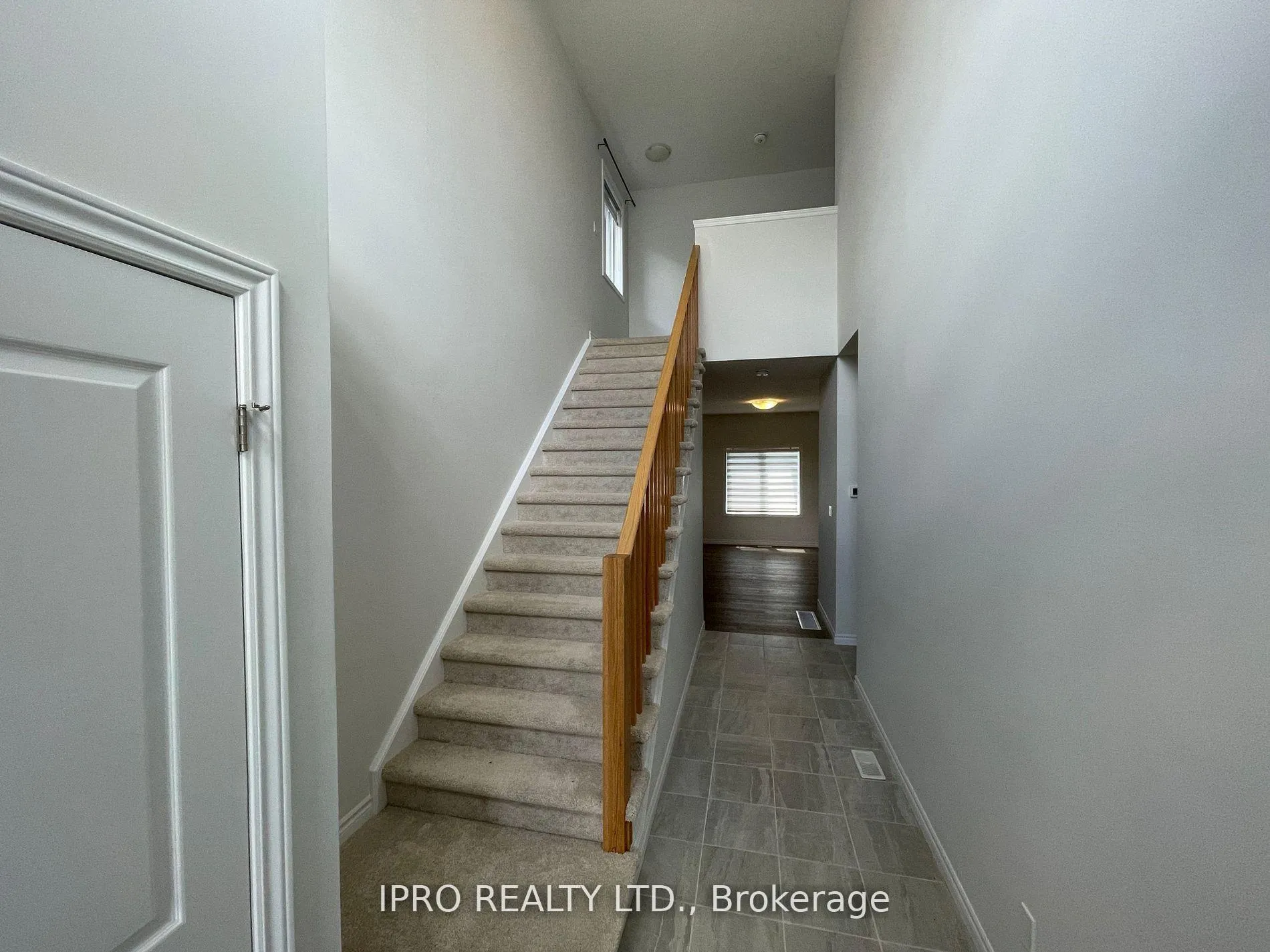 Photo 4 of 516 Doonwoods Crescent W, Kitchener — HOMEH