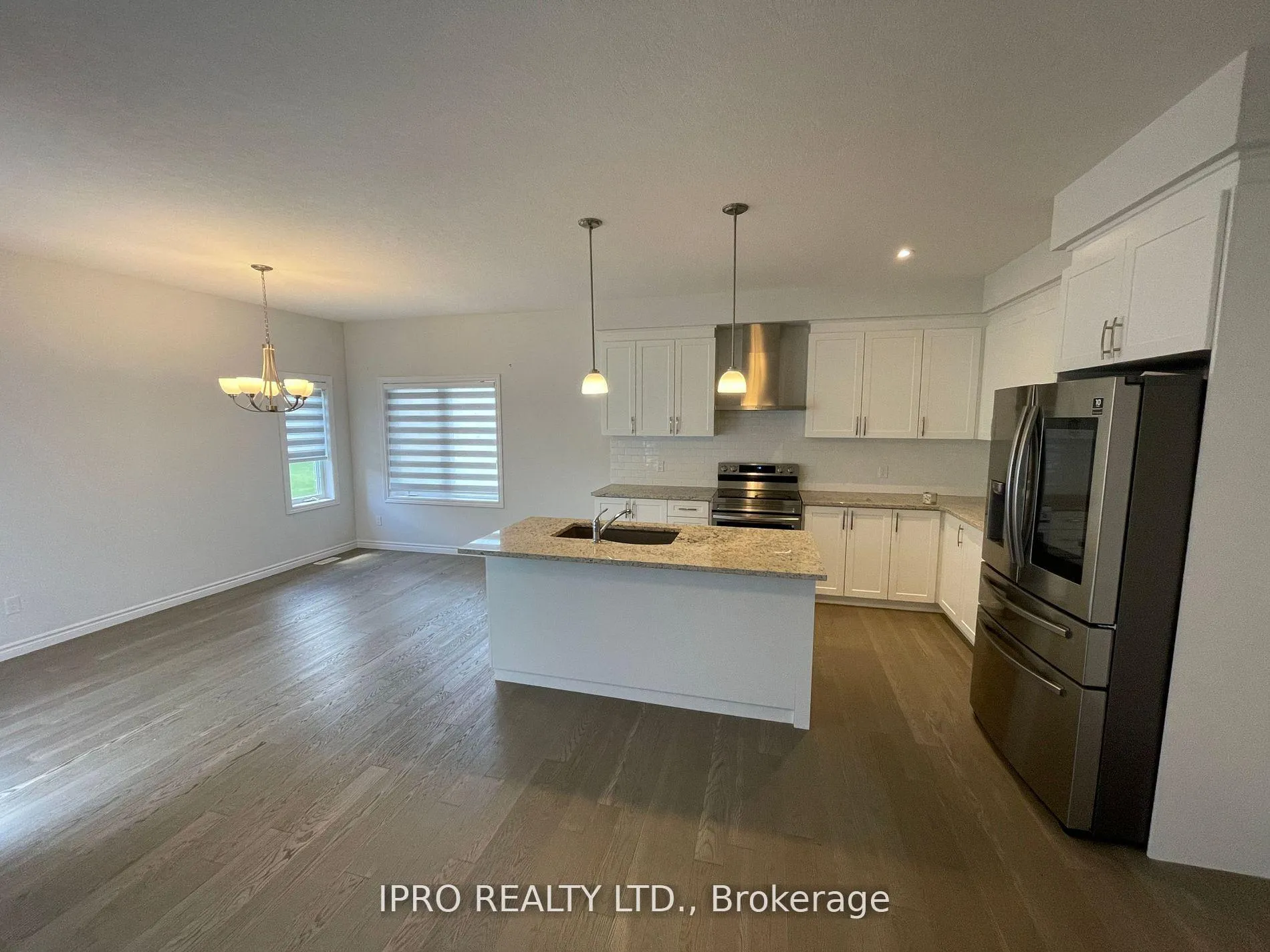 Photo 5 of 516 Doonwoods Crescent W, Kitchener — HOMEH