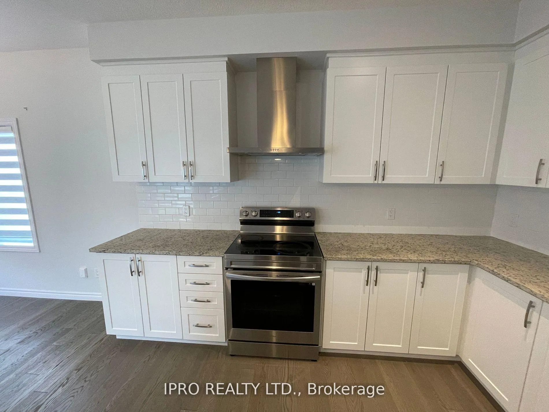 Photo 8 of 516 Doonwoods Crescent W, Kitchener — HOMEH