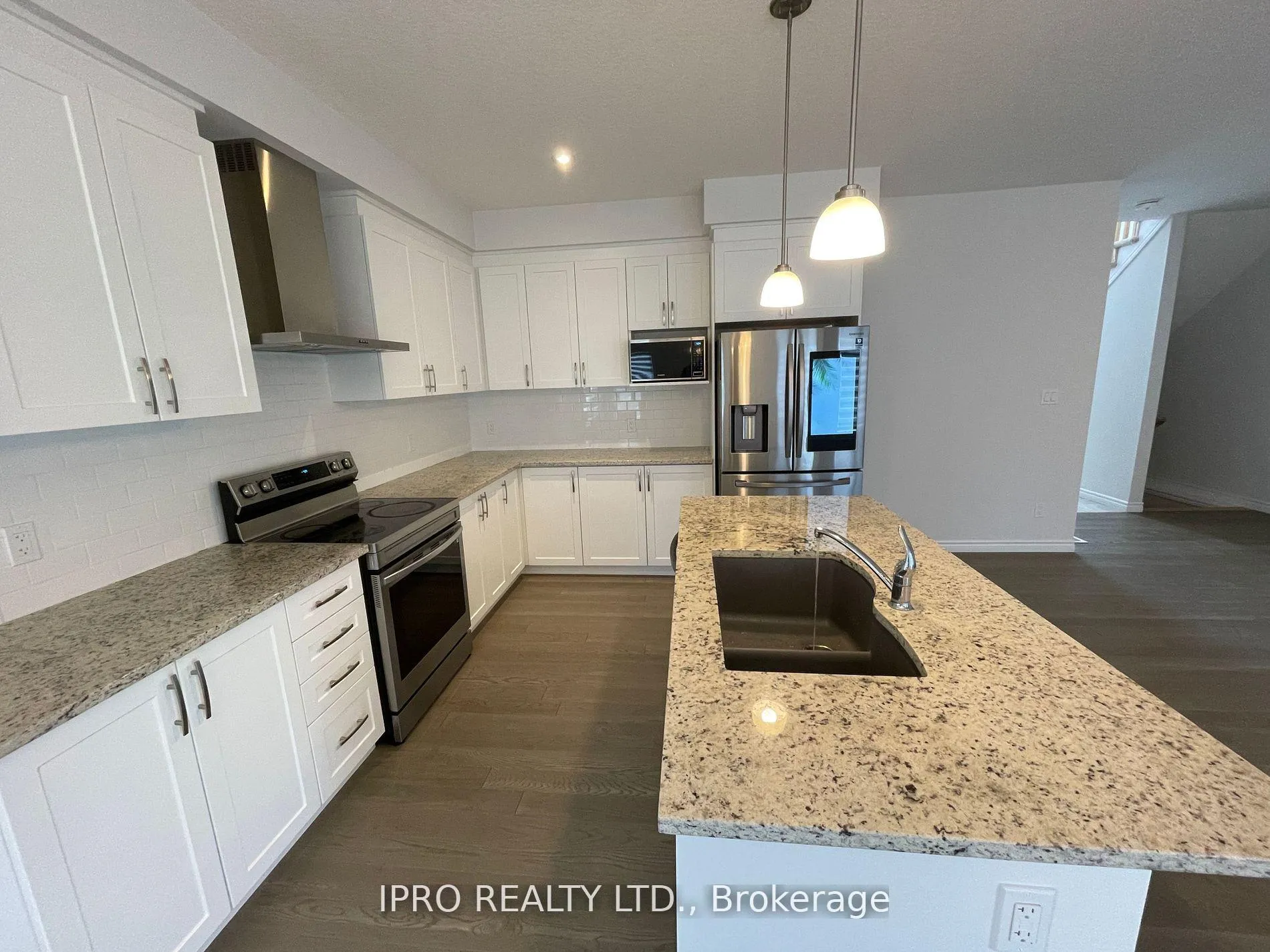 Photo 9 of 516 Doonwoods Crescent W, Kitchener — HOMEH