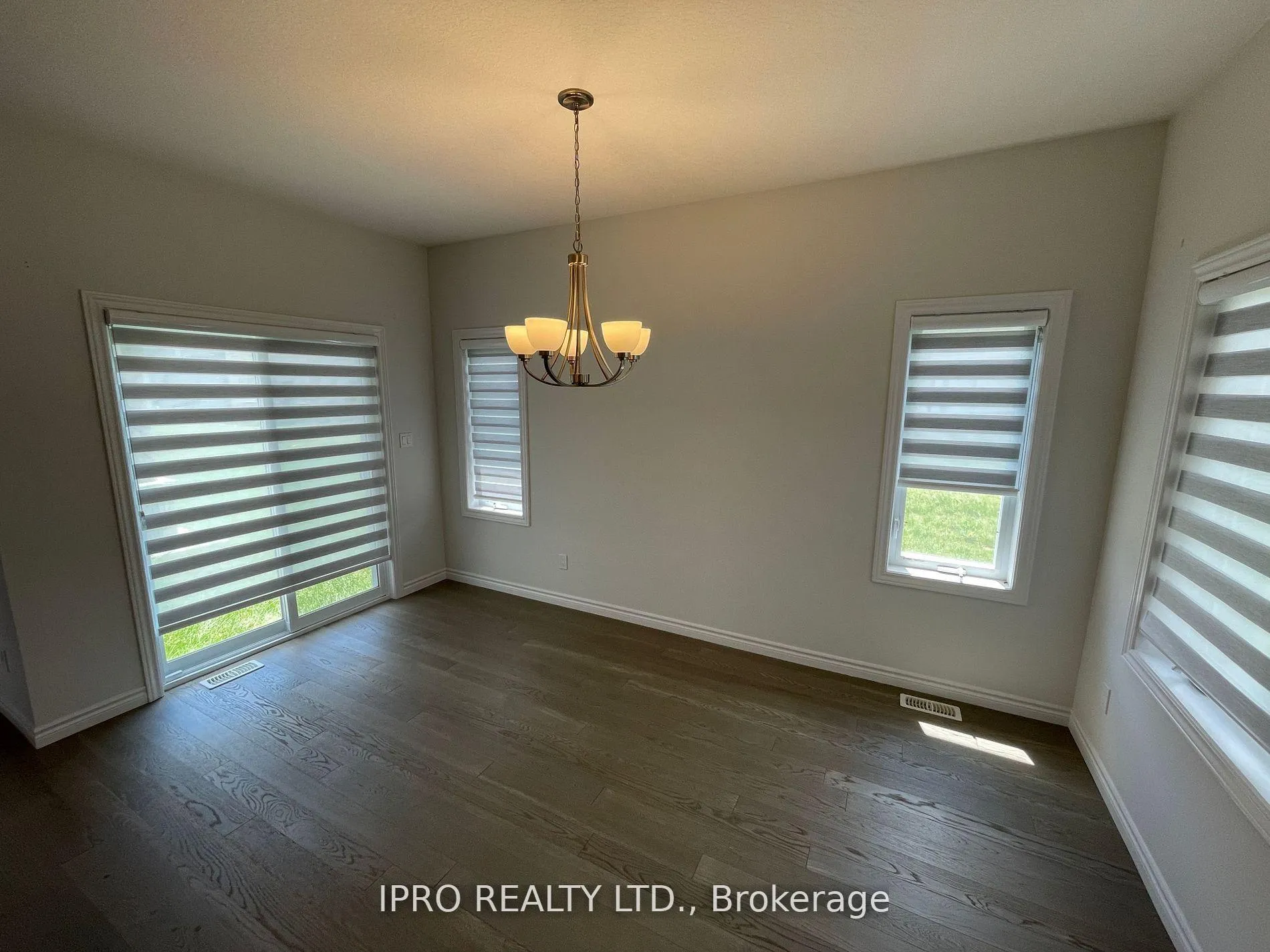 Photo 11 of 516 Doonwoods Crescent W, Kitchener — HOMEH