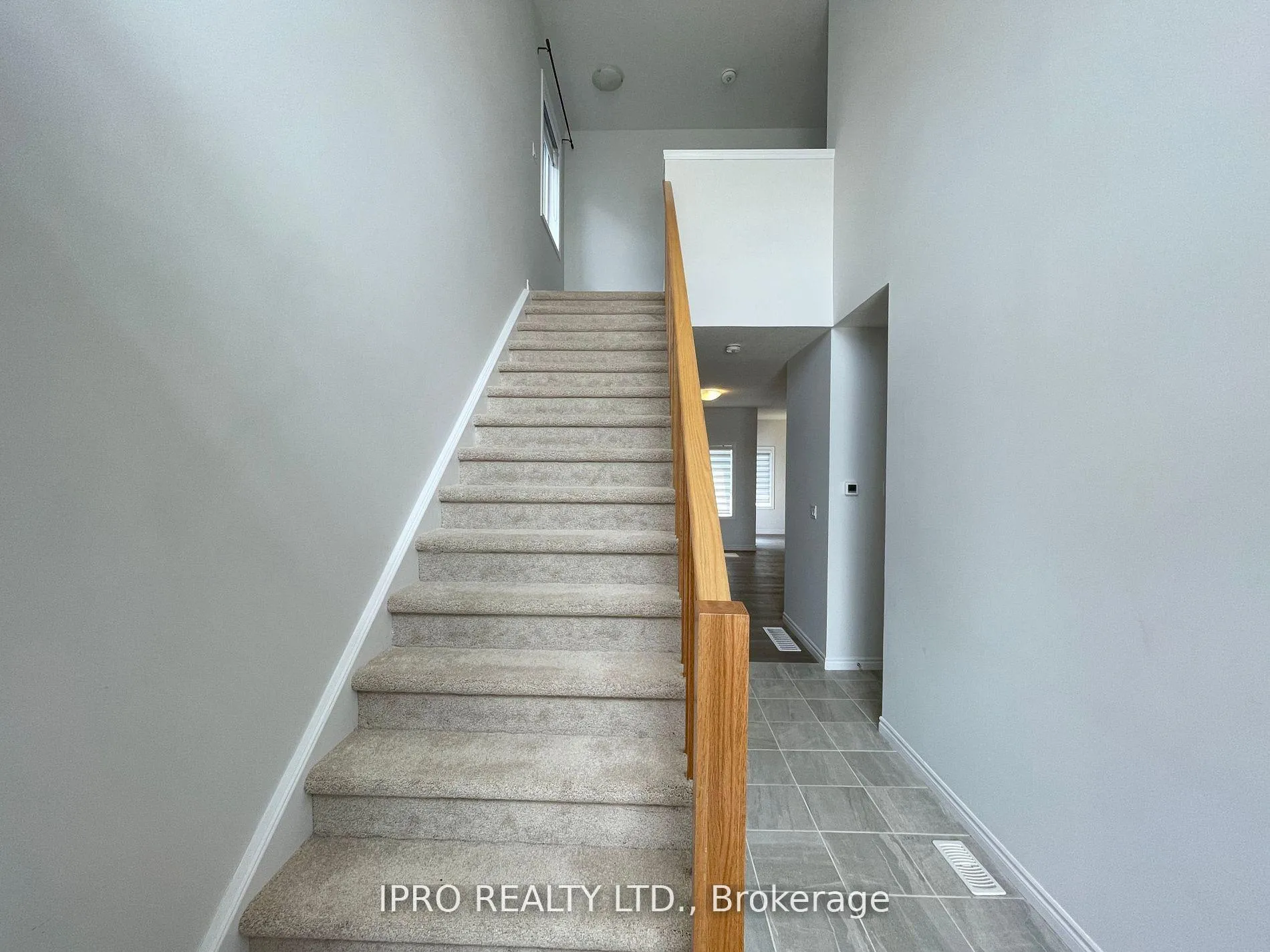 Photo 14 of 516 Doonwoods Crescent W, Kitchener — HOMEH