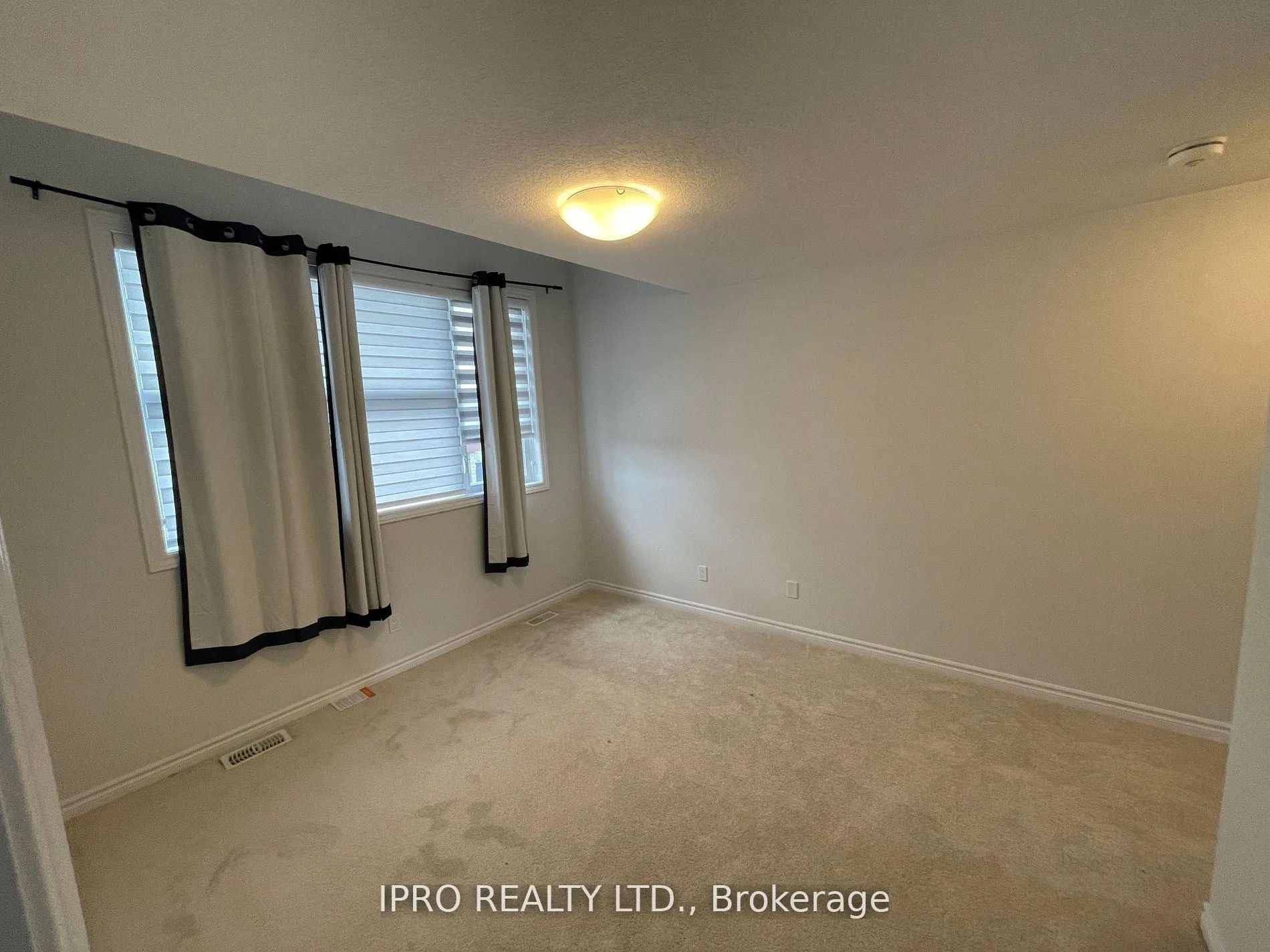 Photo 16 of 516 Doonwoods Crescent W, Kitchener — HOMEH